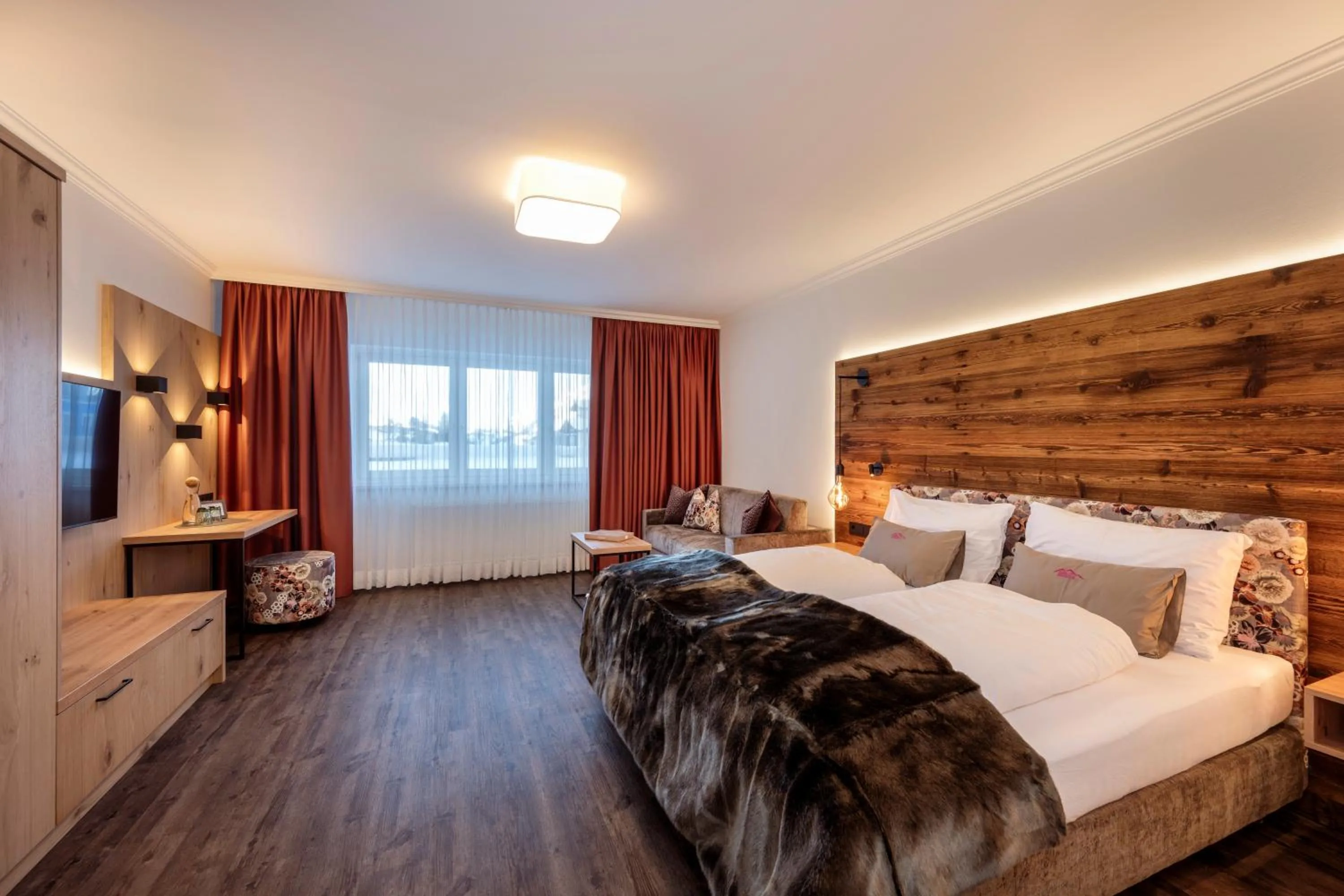 Photo of the whole room, Bed in Hotel Zehnerkar & Hotel Obertauern