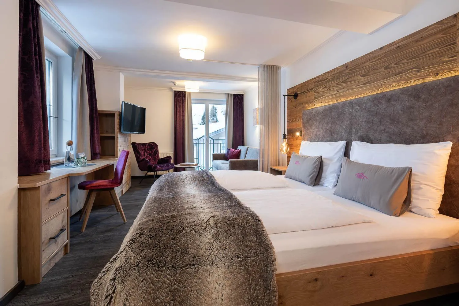 Photo of the whole room, Bed in Hotel Zehnerkar & Hotel Obertauern