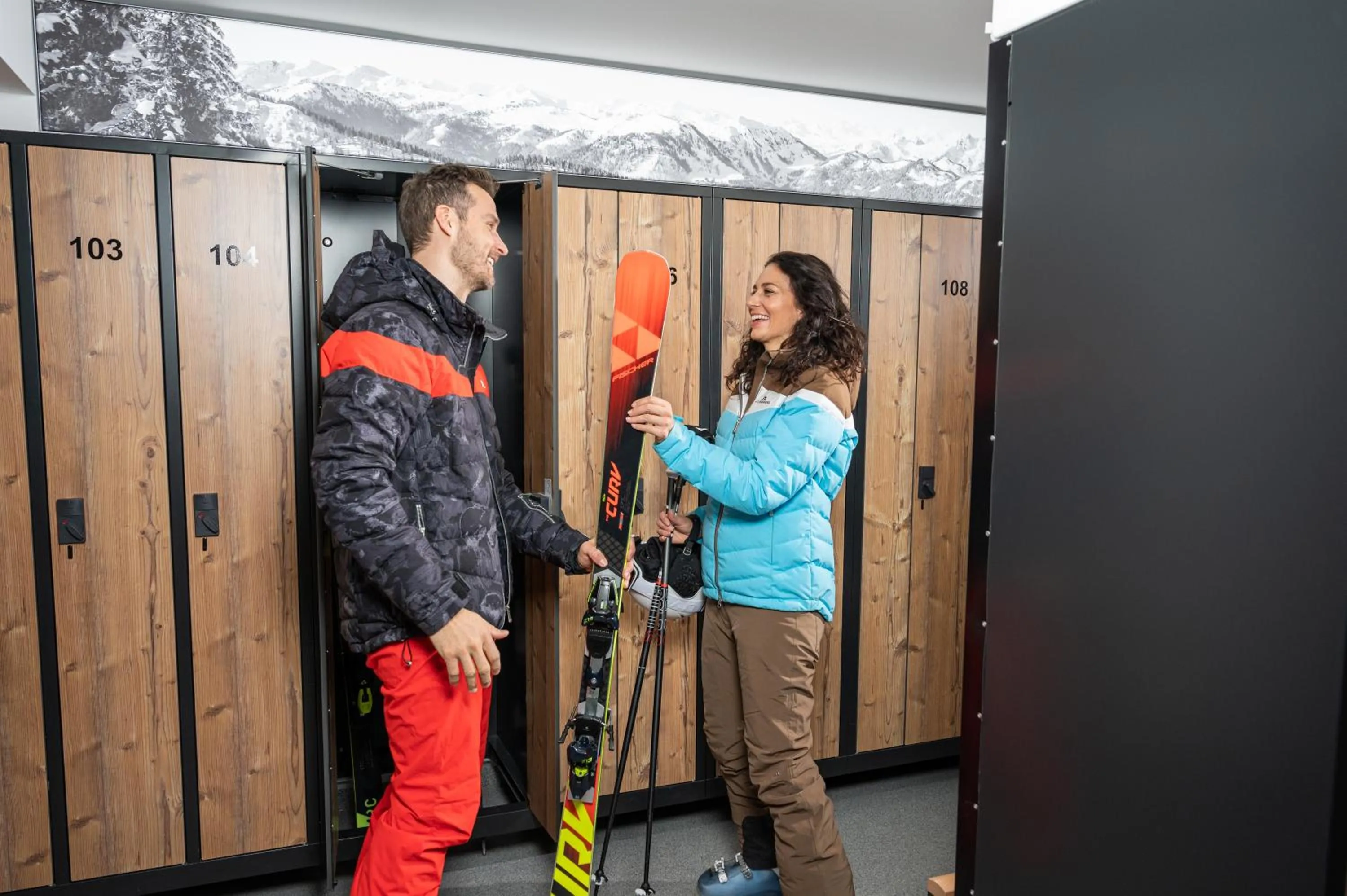 Skiing in Hotel Zehnerkar & Hotel Obertauern
