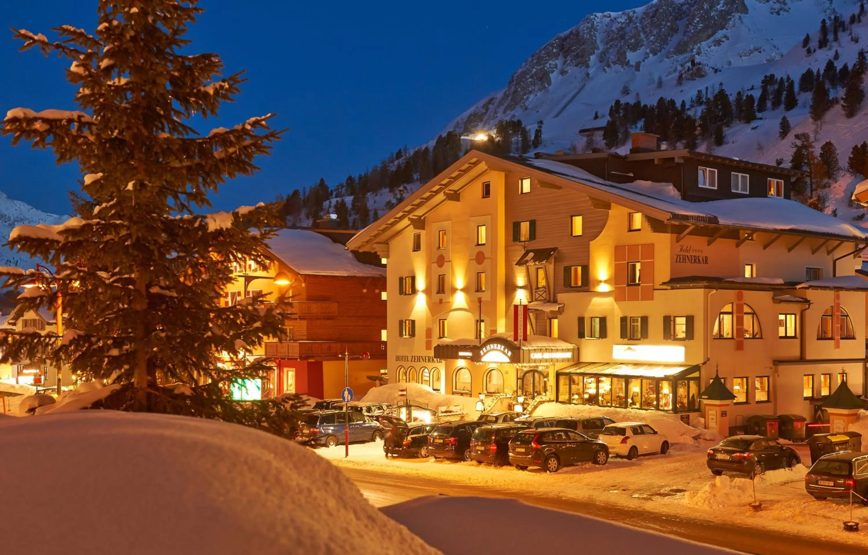 Facade/entrance in Hotel Zehnerkar & Hotel Obertauern