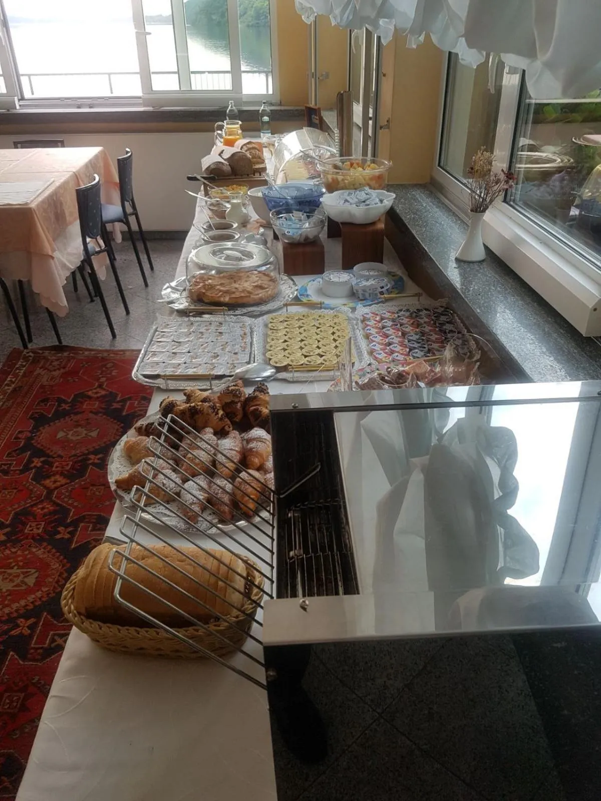 Buffet breakfast in Hotel Due Palme