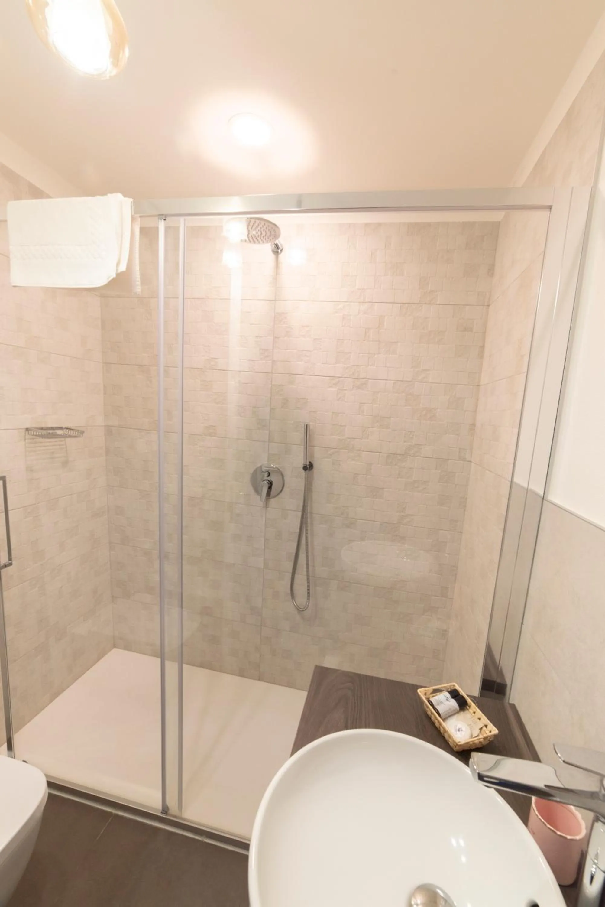 Shower in Hotel Due Palme