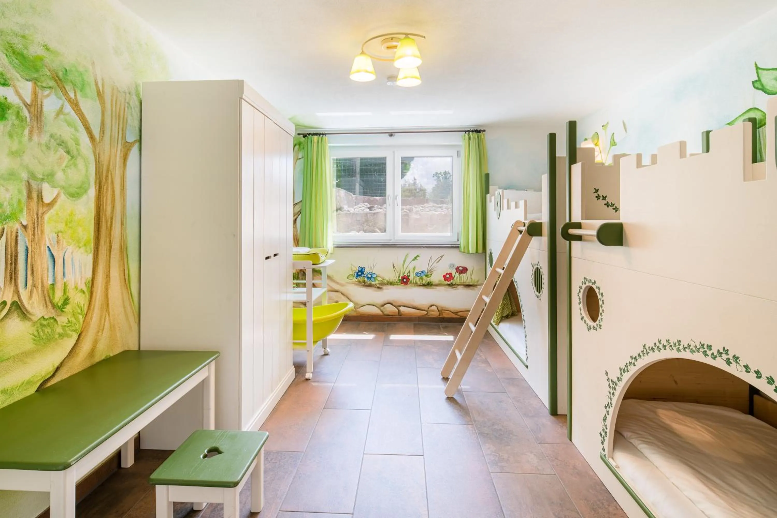 Bedroom in Hotel Hofgut Tiergarten