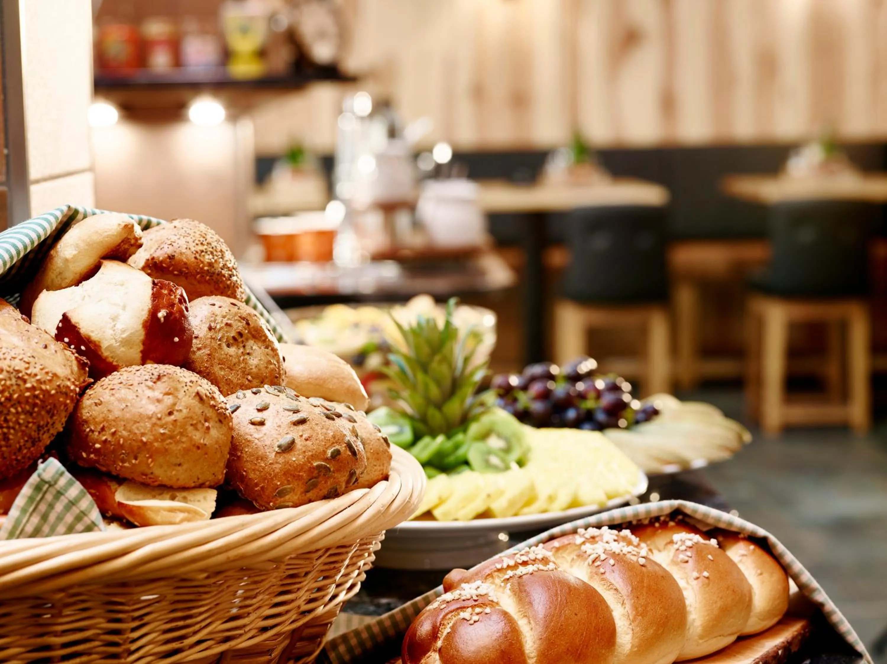 Buffet breakfast in Hotel Hofgut Tiergarten