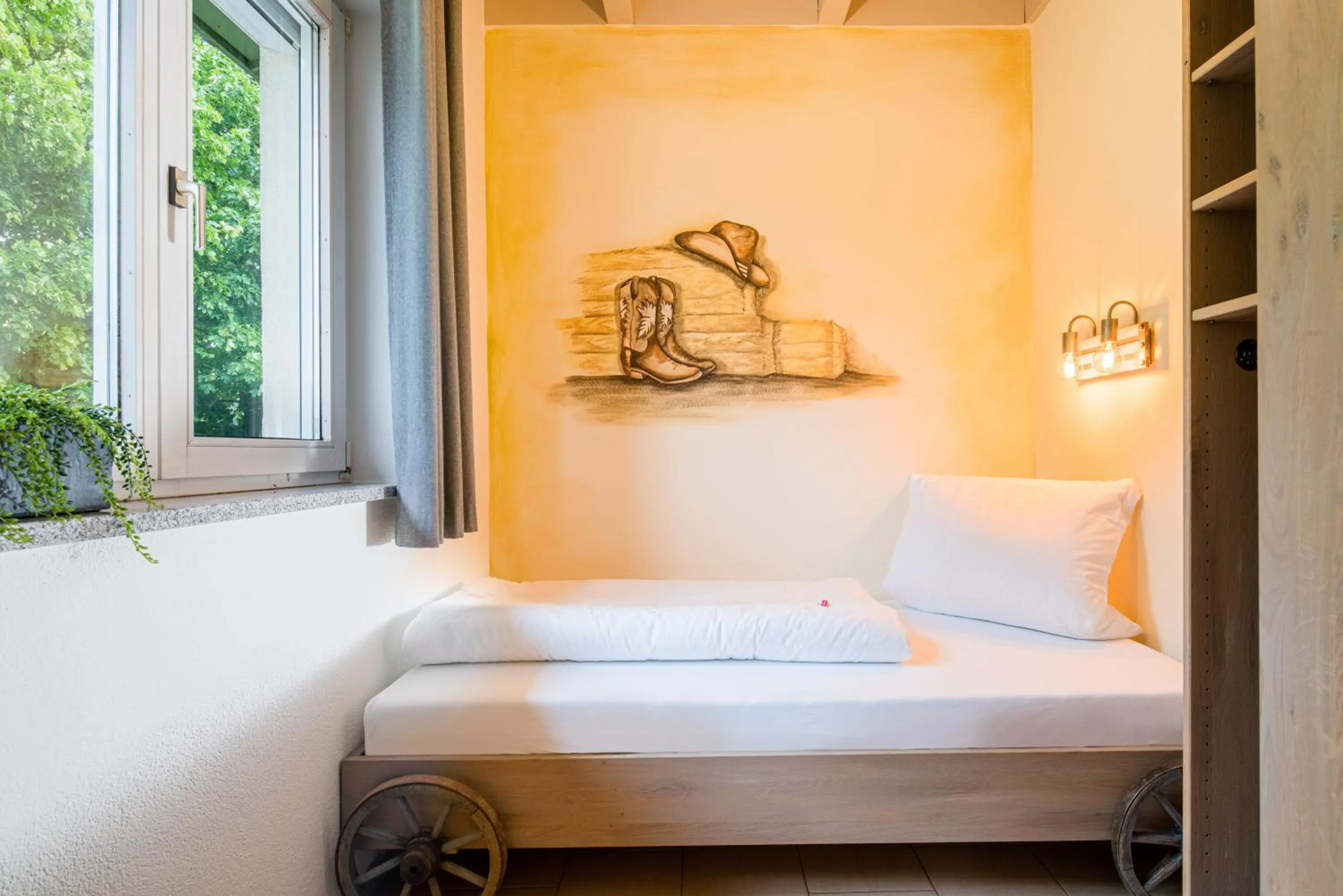 Bed in Hotel Hofgut Tiergarten