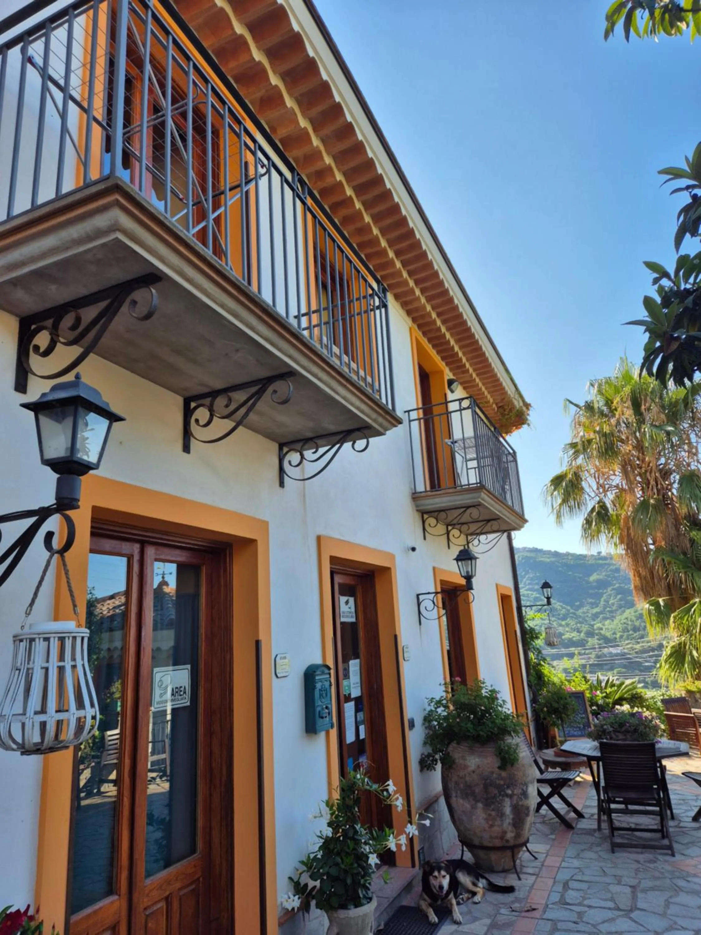 Facade/entrance in Borgo San Francesco