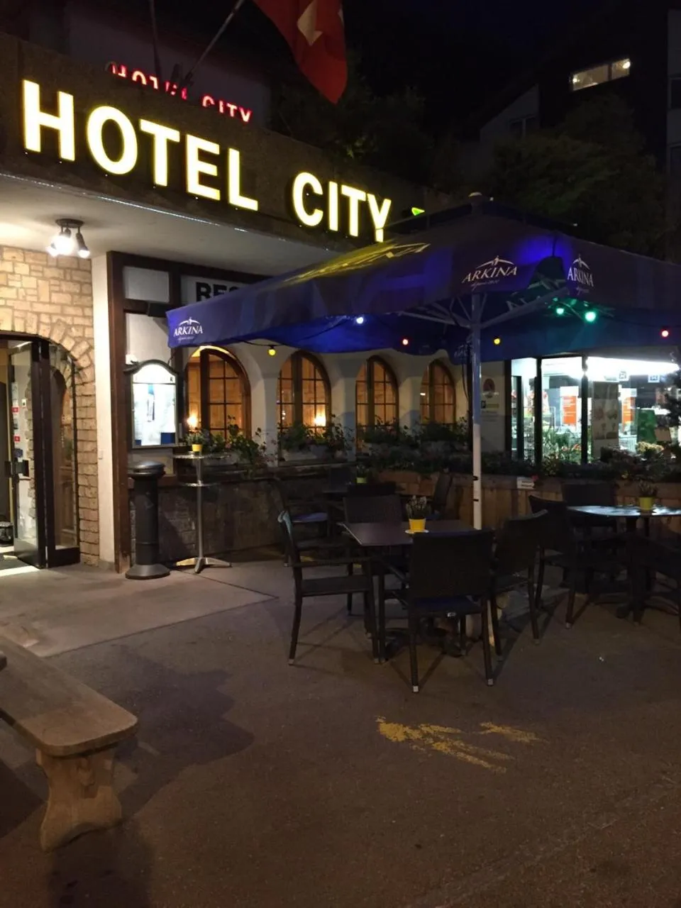 Facade/entrance in Hotel City