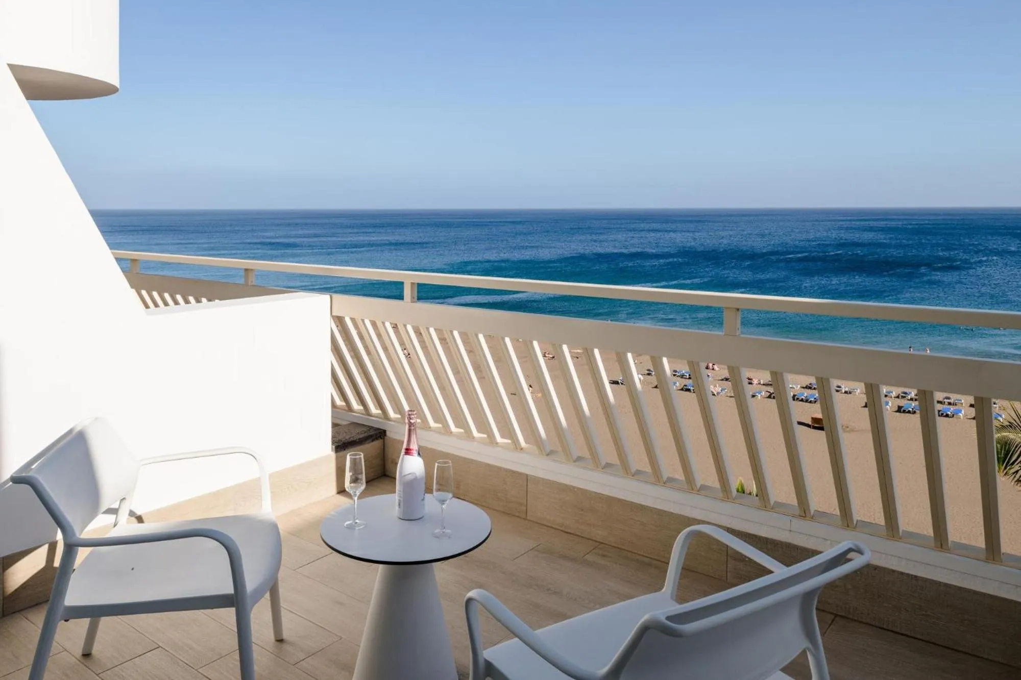 Photo of the whole room in Plus Fariones Suite Hotel