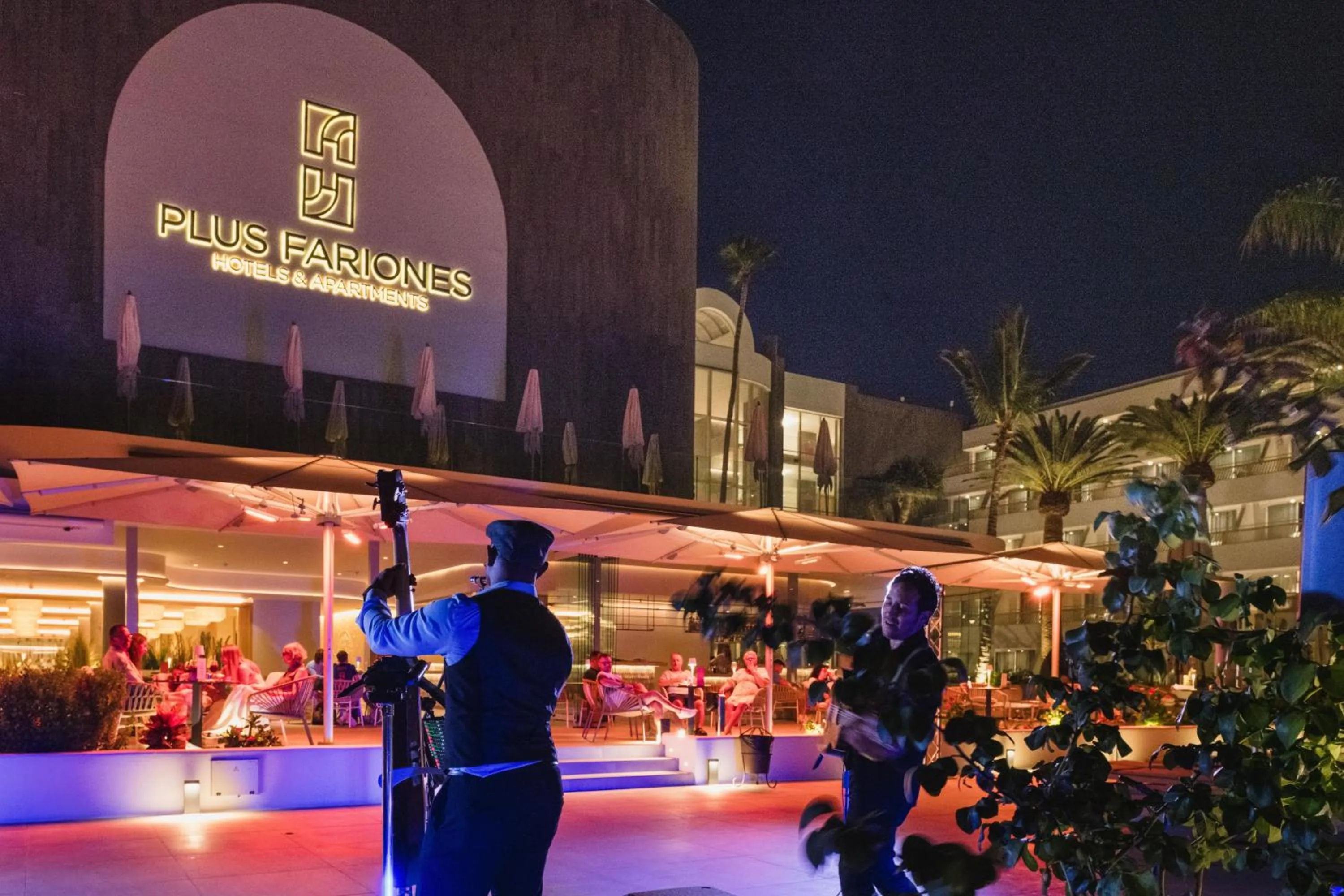 Balcony/Terrace in Plus Fariones Suite Hotel