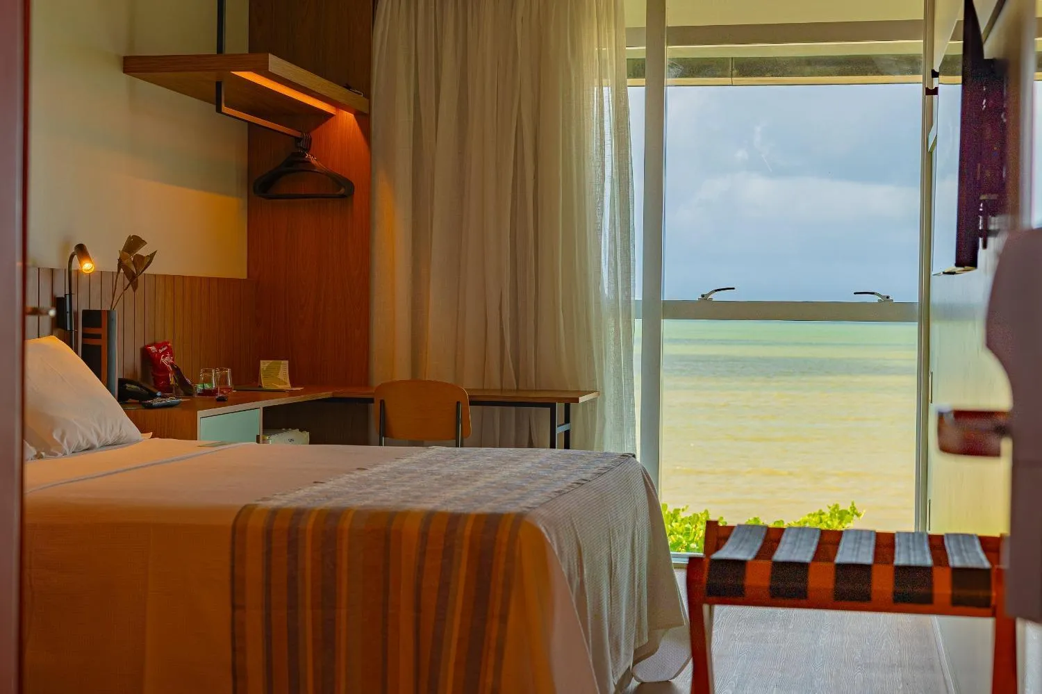 Photo of the whole room, Bed in Verdegreen Hotel