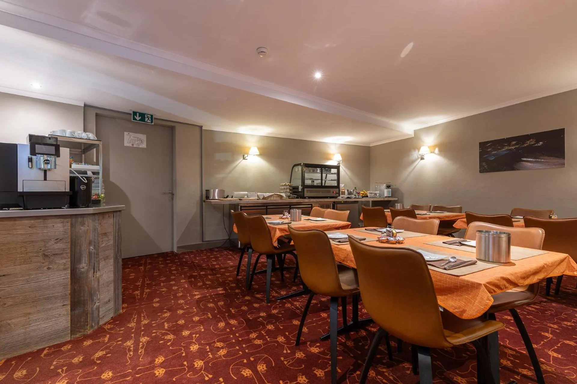 Breakfast in Hotel Central, SPA & LOUNGE BAR