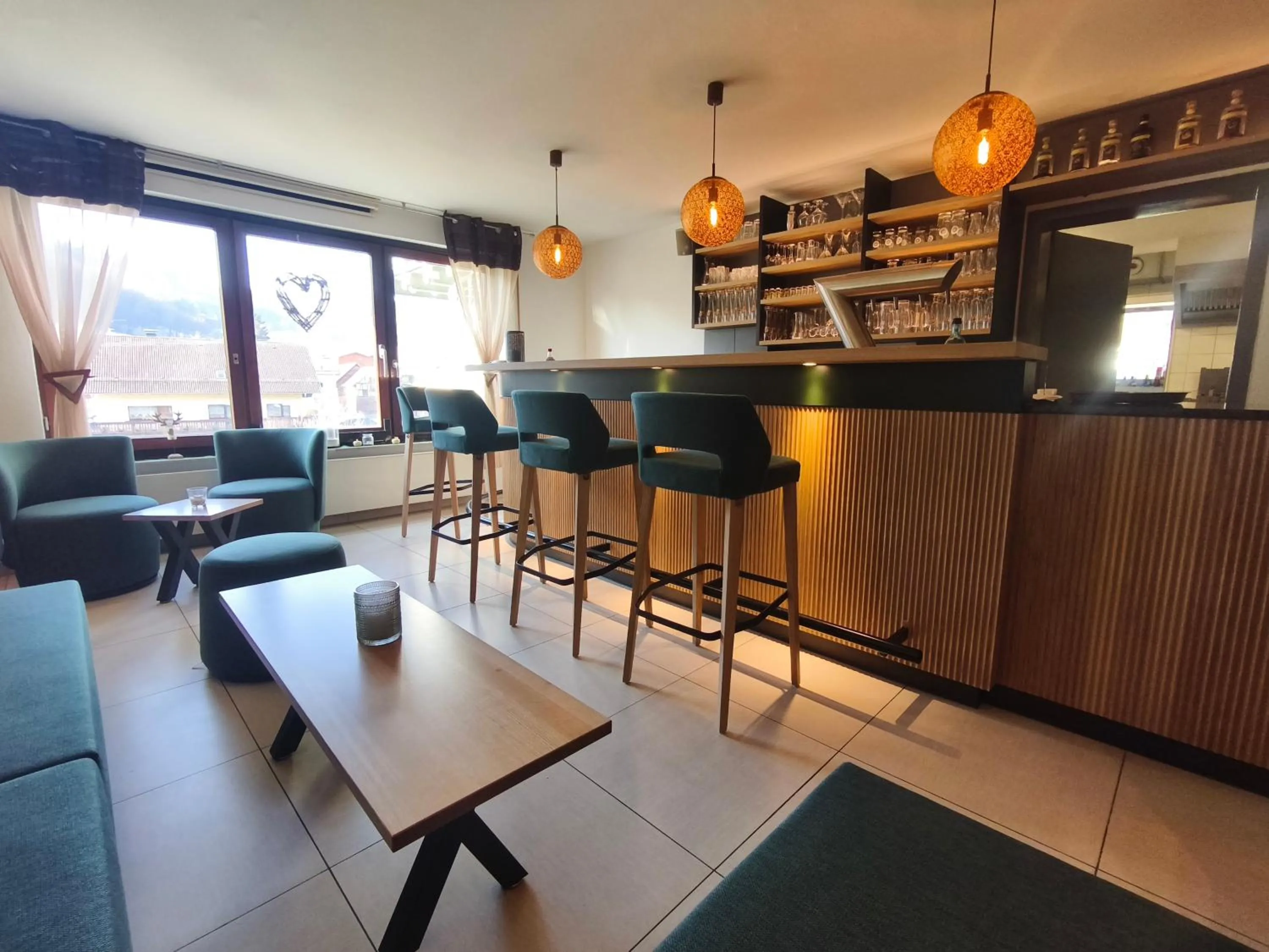 Lounge or bar in Hotel Grüner Baum mit Restaurant & Wellness