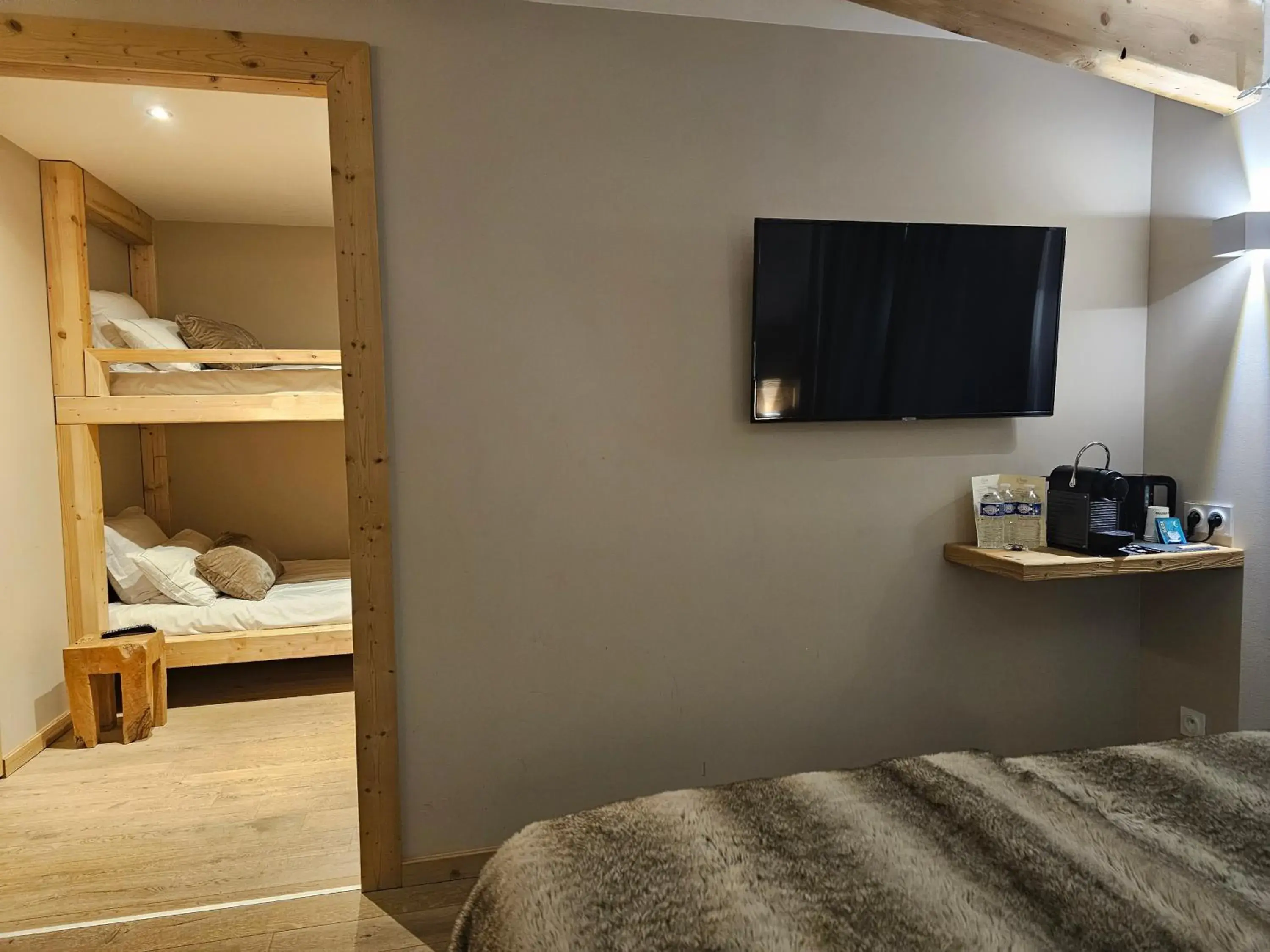 Photo of the whole room, Bed in Hotel Les Flocons Photo of the whole room, Bed in Hotel Les Flocons