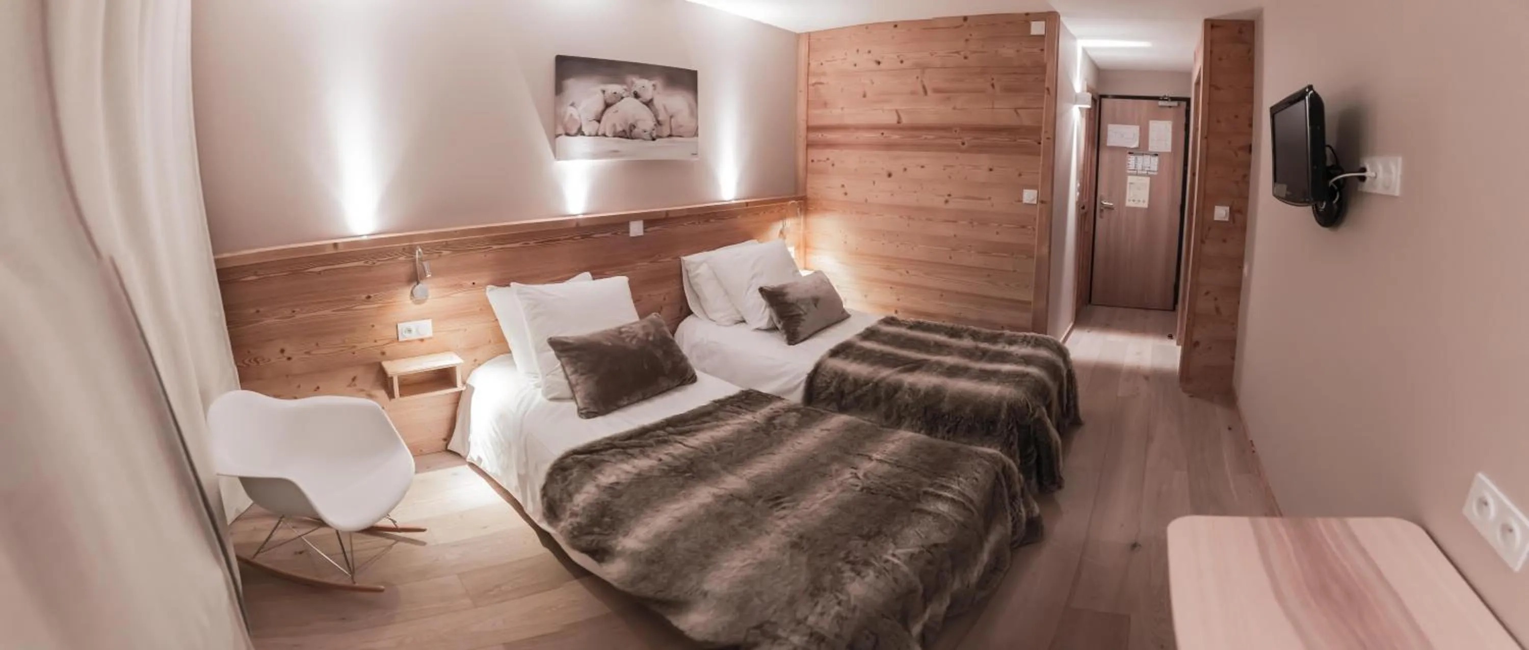 Photo of the whole room, Bed in Hotel Les Flocons