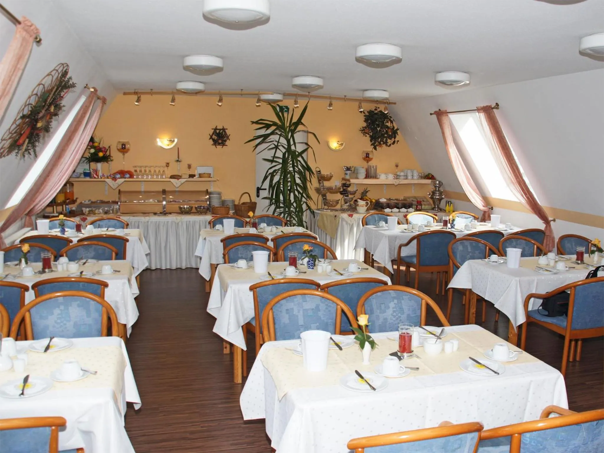 Restaurant/places to eat in City Hotel Mark Michelstadt