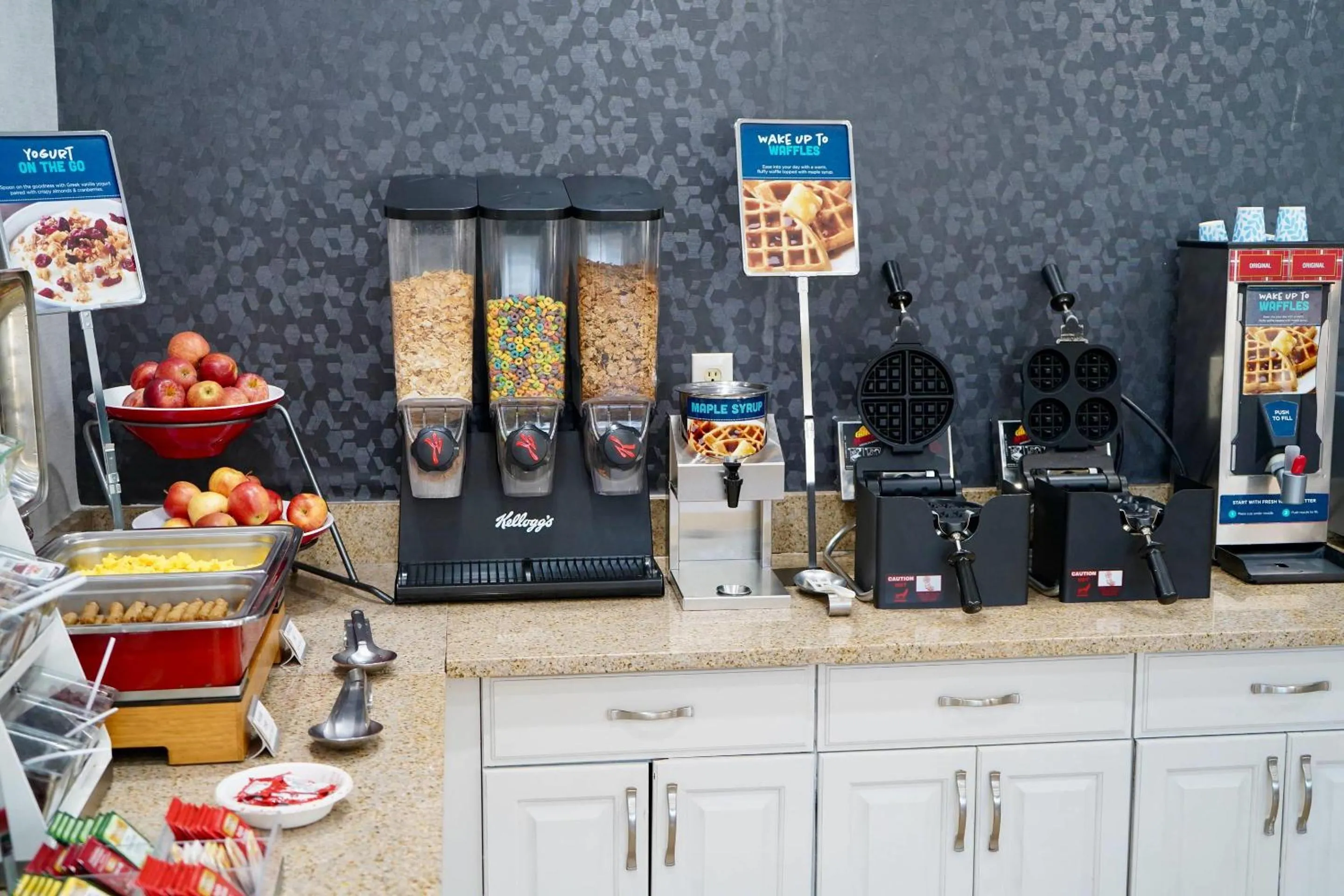 Breakfast in Clarion Inn Fairborn - Dayton near Wright Patterson