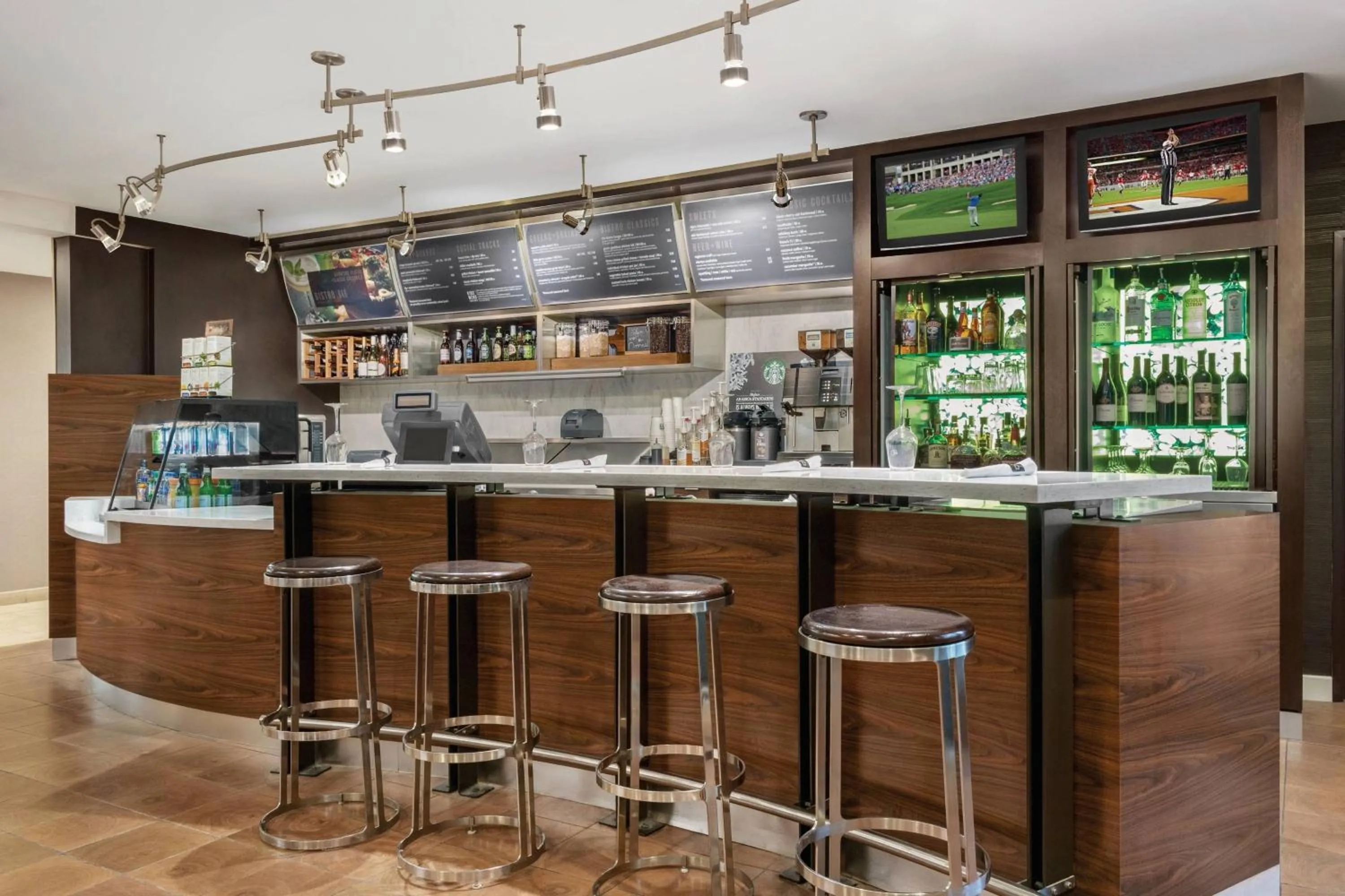 Restaurant/places to eat in Courtyard by Marriott Dayton North