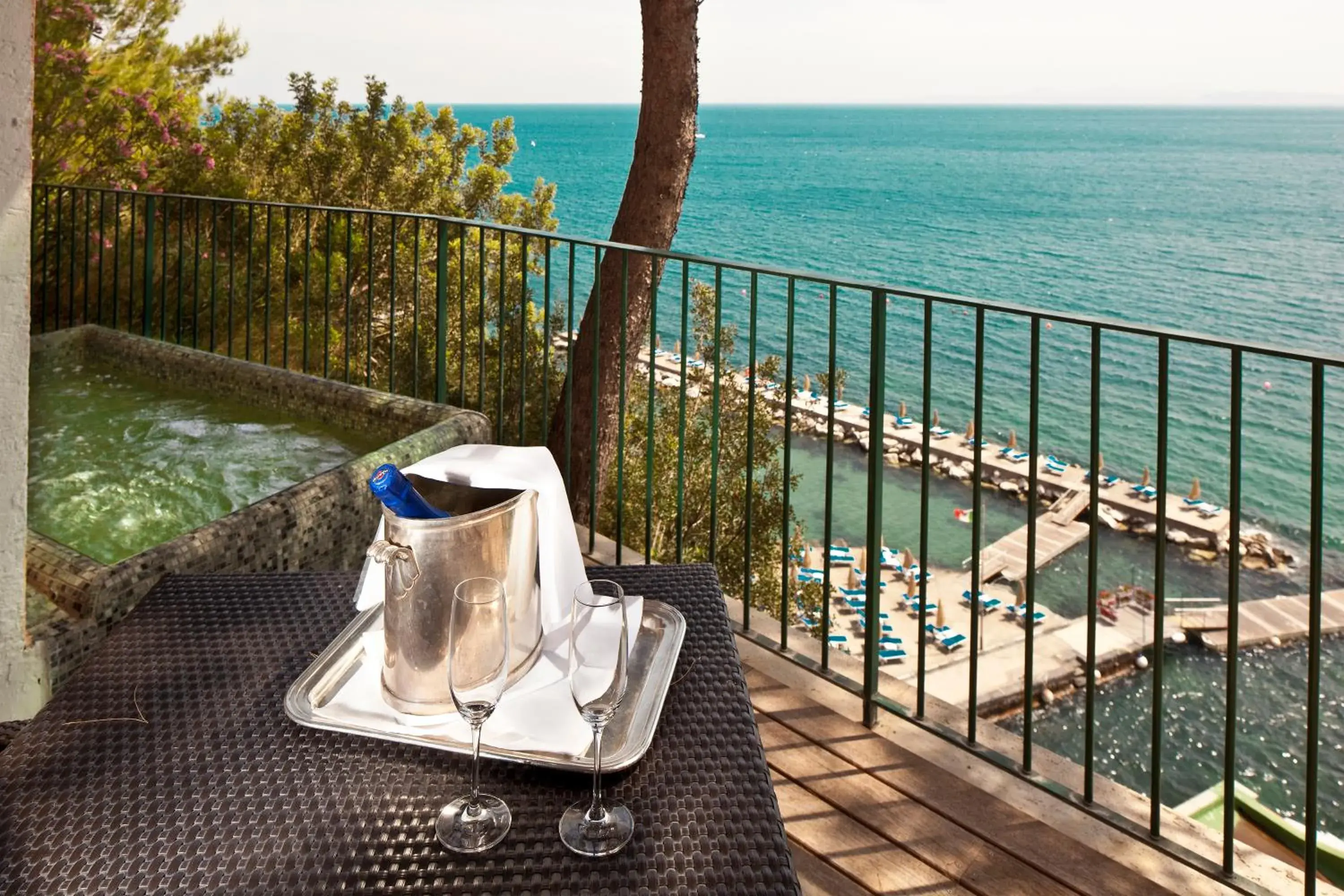 Sea view in Regina Isabella-Resort Spa Restaurant Sea view in Regina Isabella-Resort Spa Restaurant