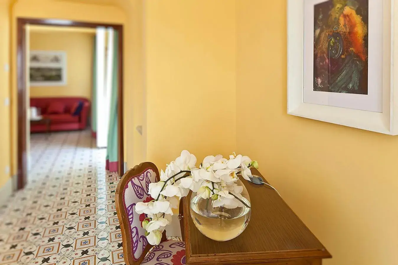 Living room, Bed in Regina Isabella-Resort Spa Restaurant Living room, Bed in Regina Isabella-Resort Spa Restaurant