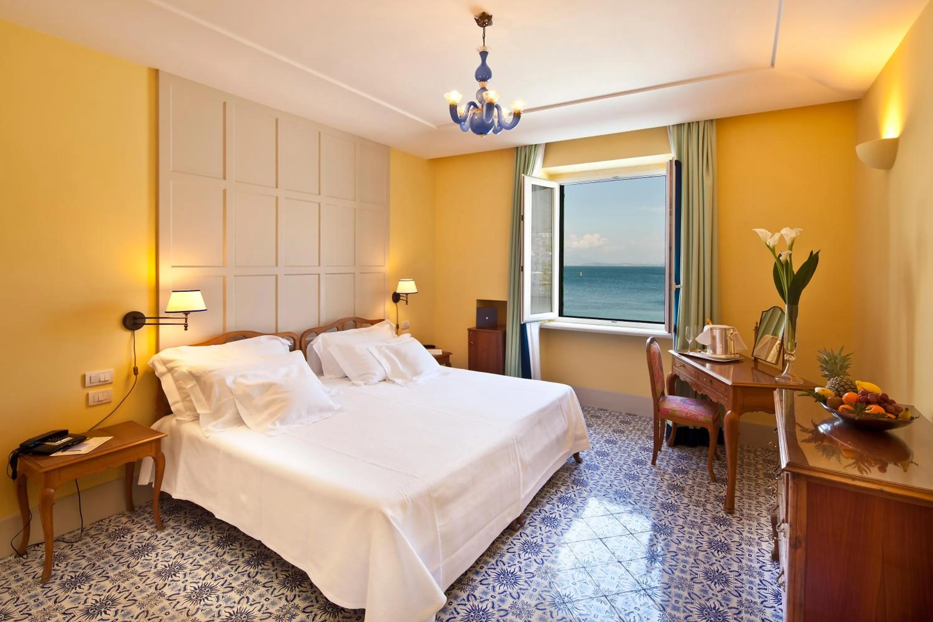 Bed in Regina Isabella-Resort Spa Restaurant