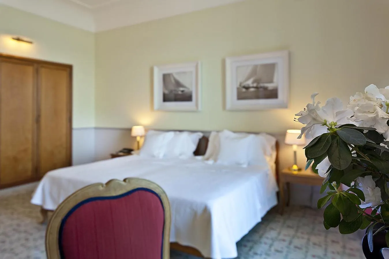 Bed in Regina Isabella-Resort Spa Restaurant