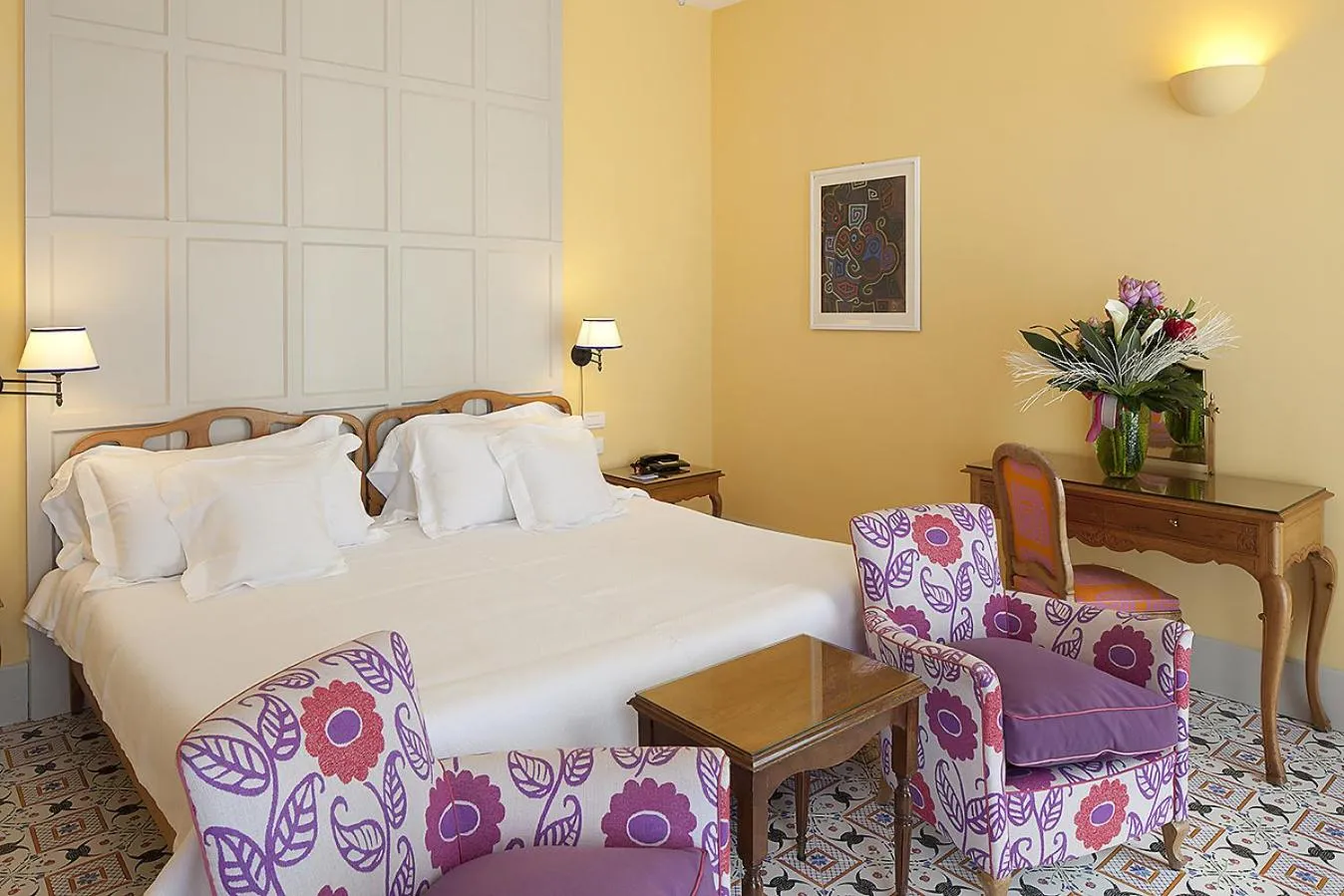 Bed in Regina Isabella-Resort Spa Restaurant