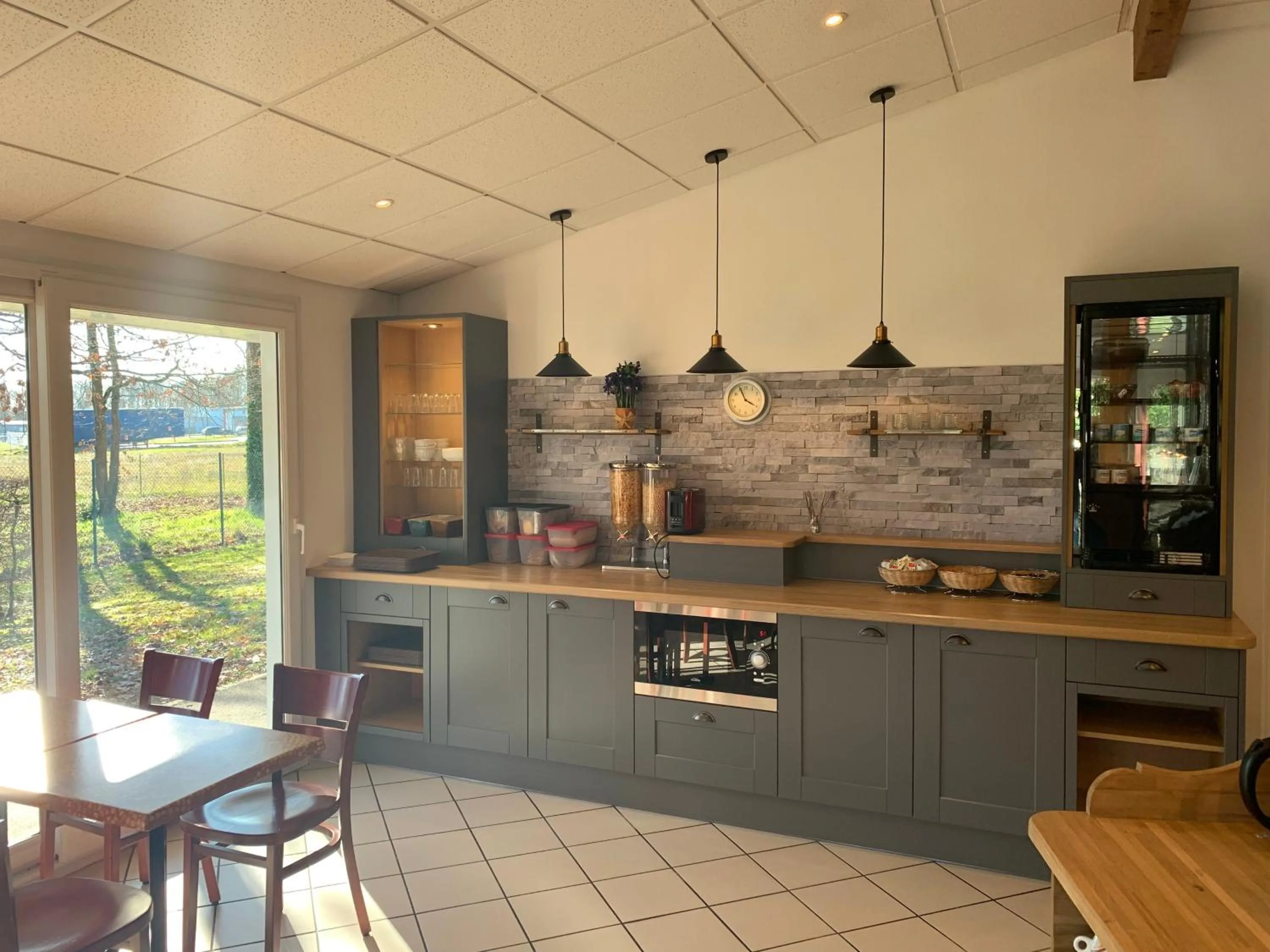 Buffet breakfast in Mape hôtel