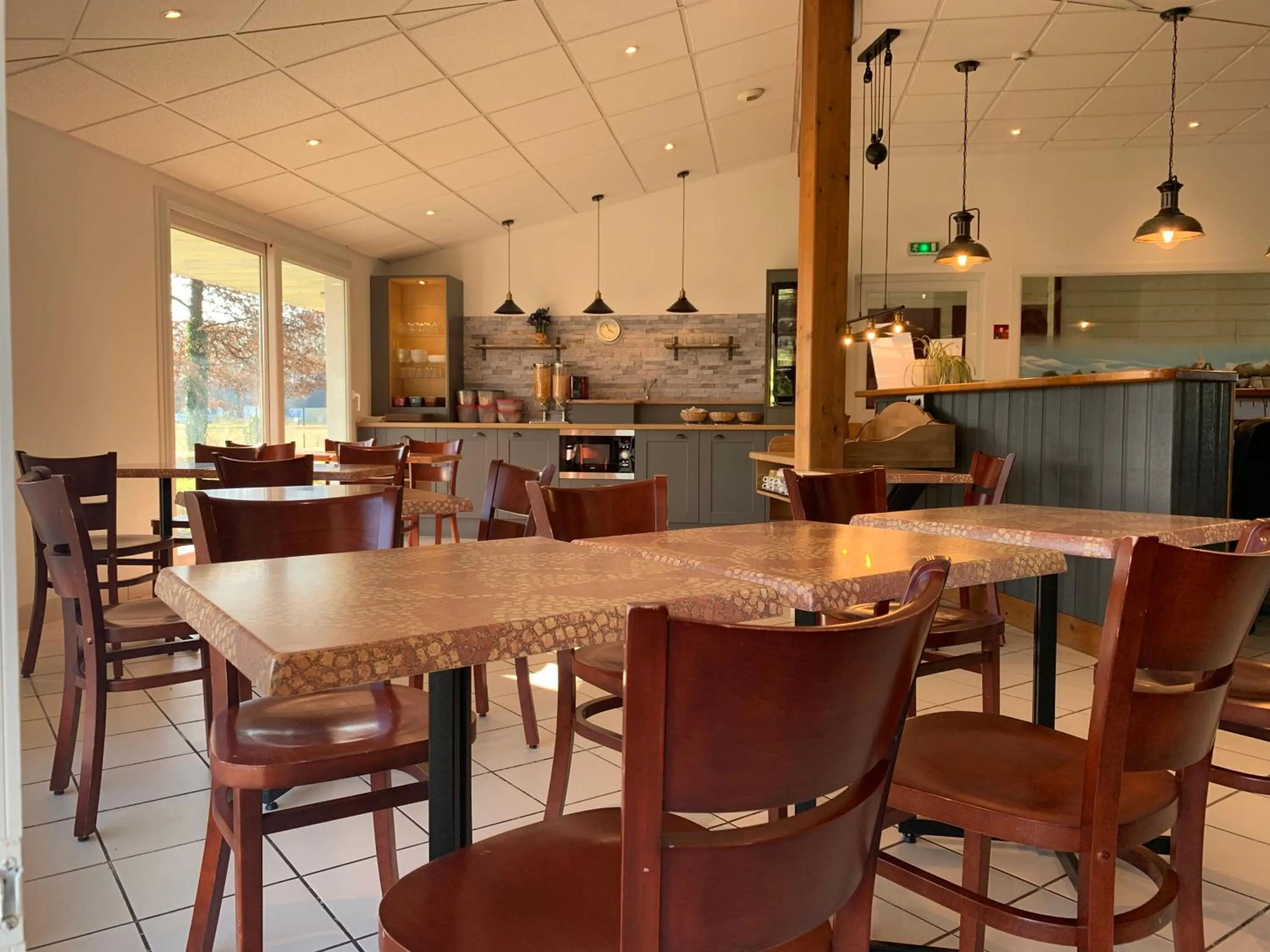 Buffet breakfast in Mape hôtel