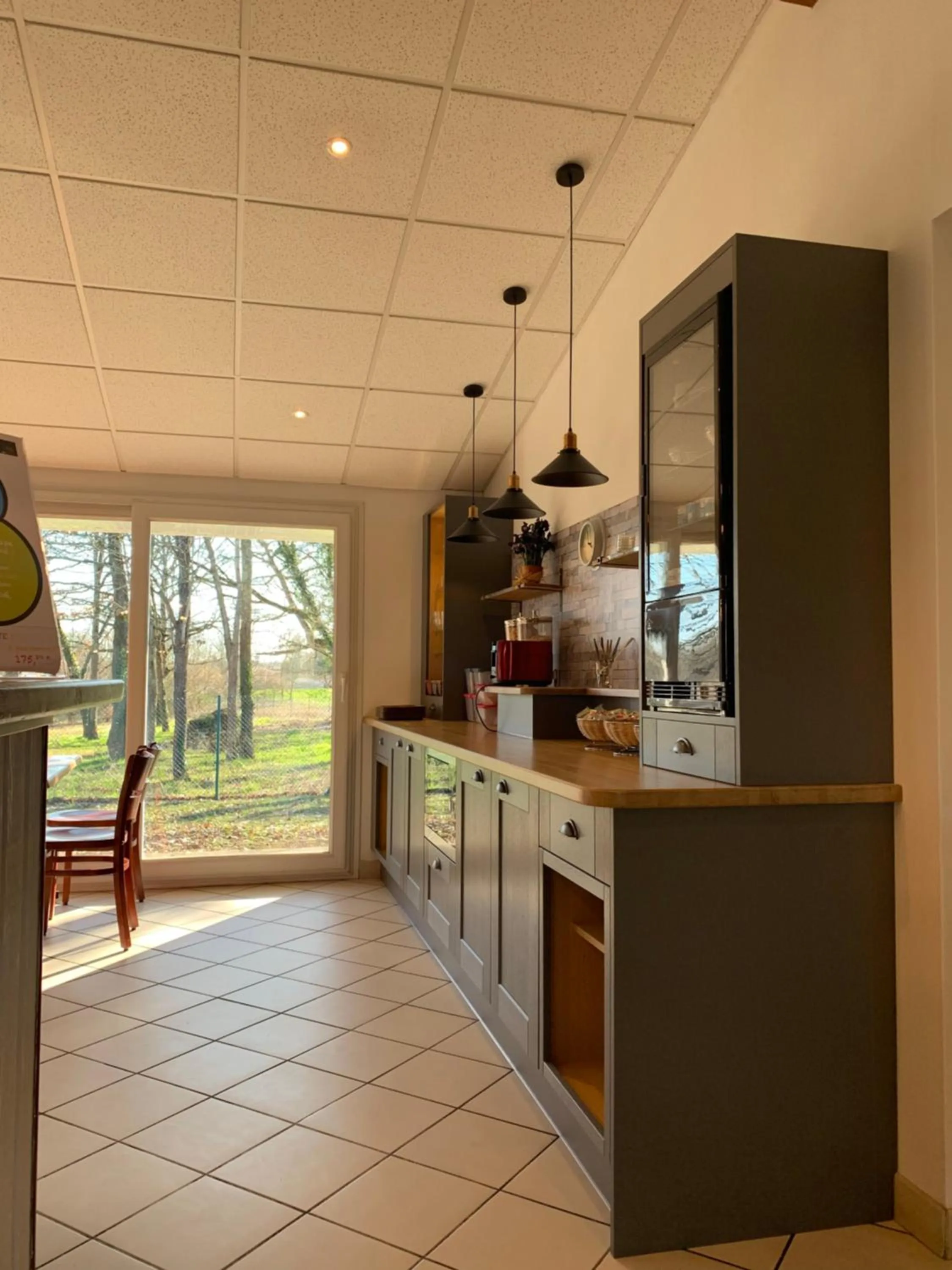 Food and drinks in Mape hôtel