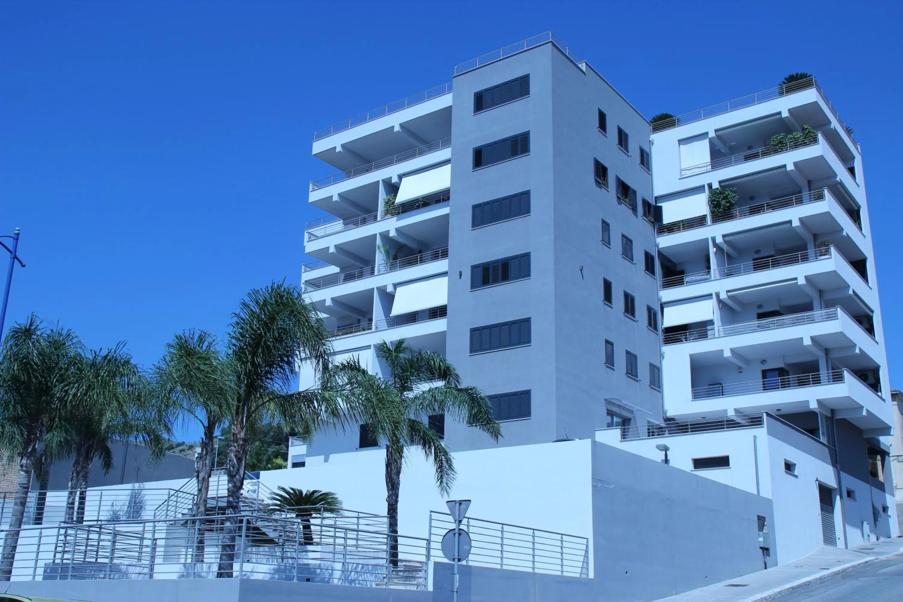 Facade/entrance in Reggionord