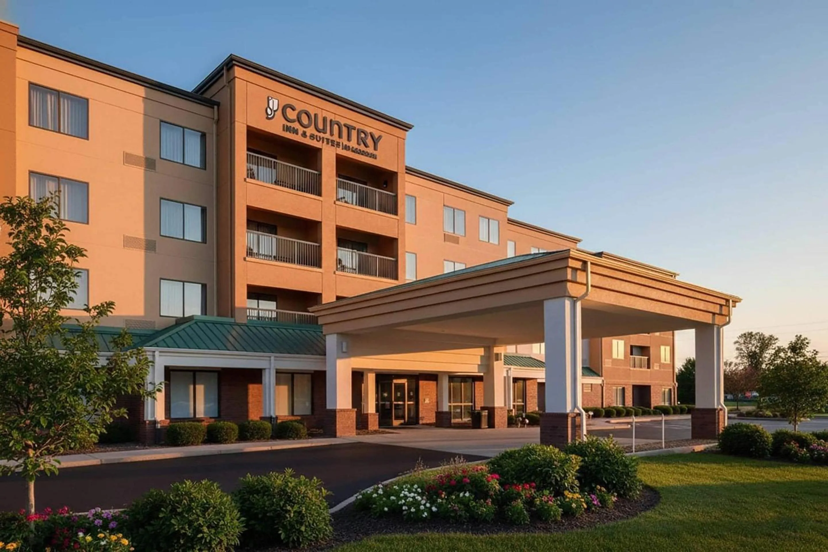 Property building in Country Inn & Suites by Radisson, Brown Deer - Milwaukee North