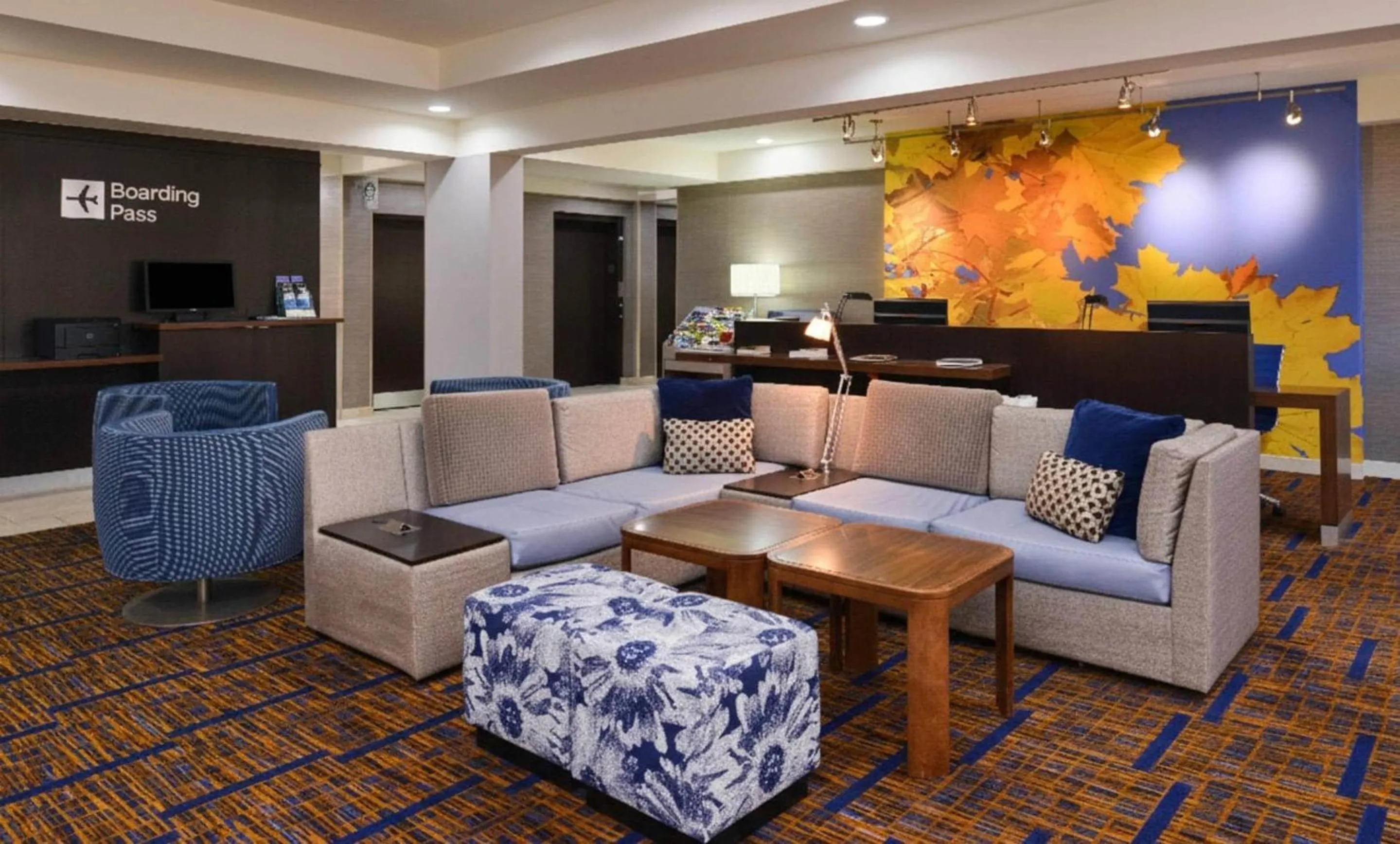 Lobby or reception in Country Inn & Suites by Radisson, Brown Deer - Milwaukee North