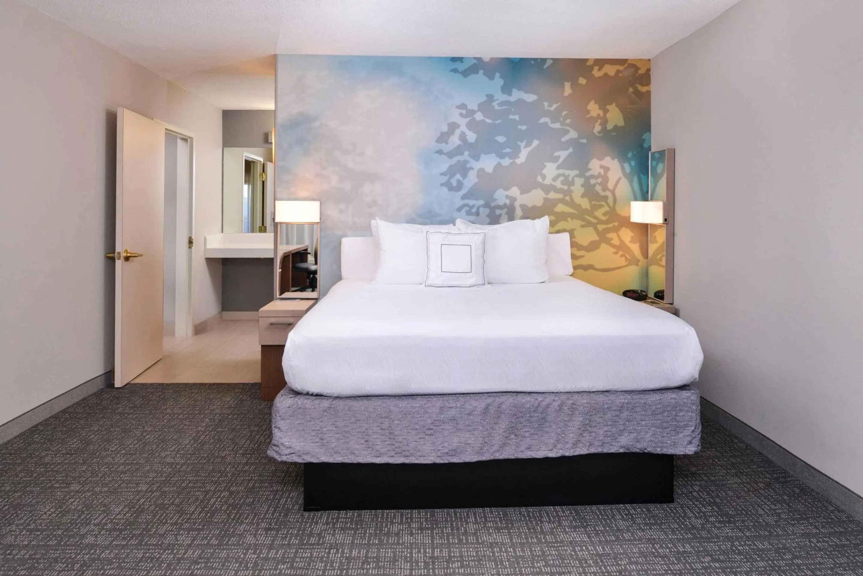 Bedroom, Bed in Country Inn & Suites by Radisson, Brown Deer - Milwaukee North