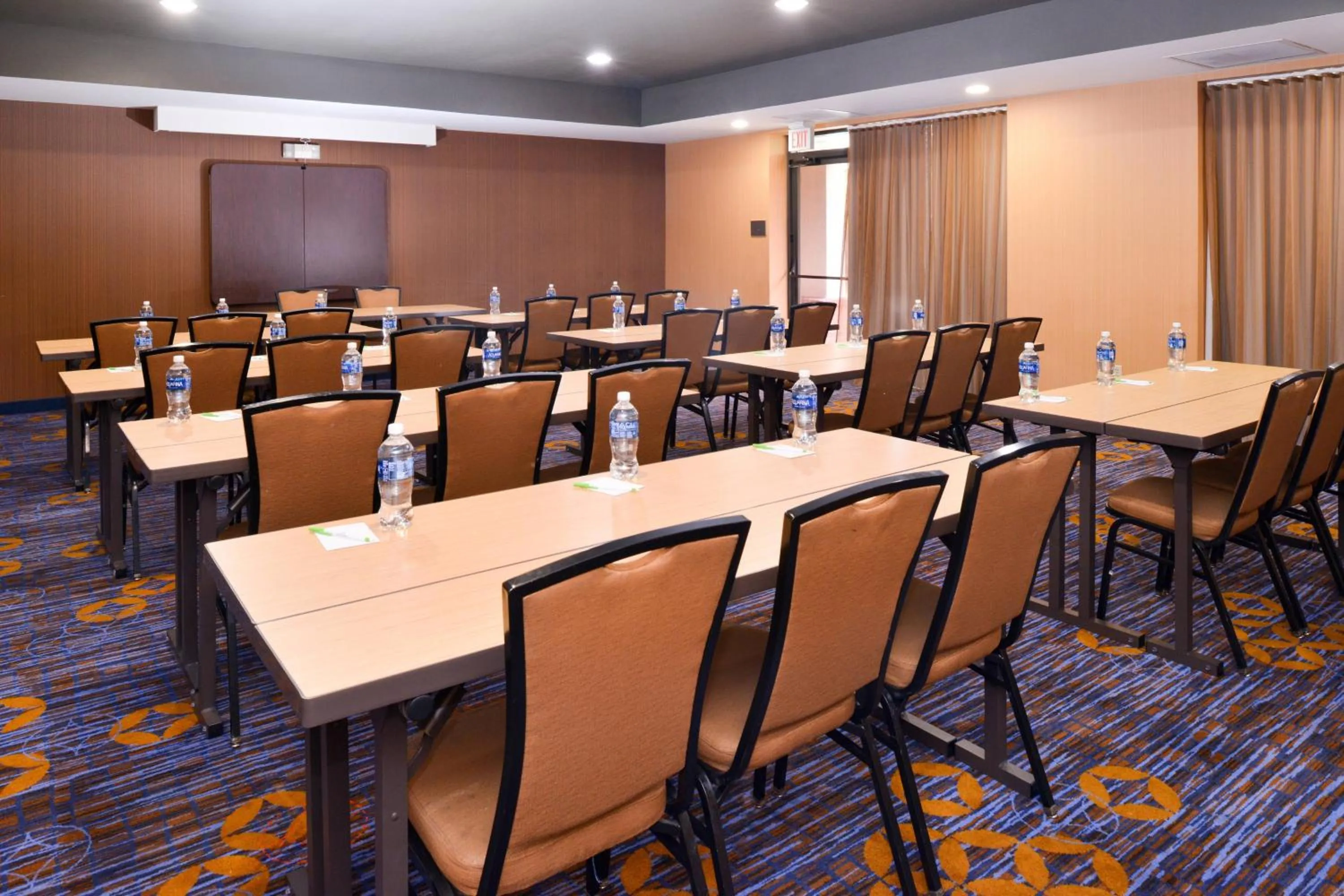 Meeting/conference room in Courtyard by Marriott Milwaukee North/Brown Deer