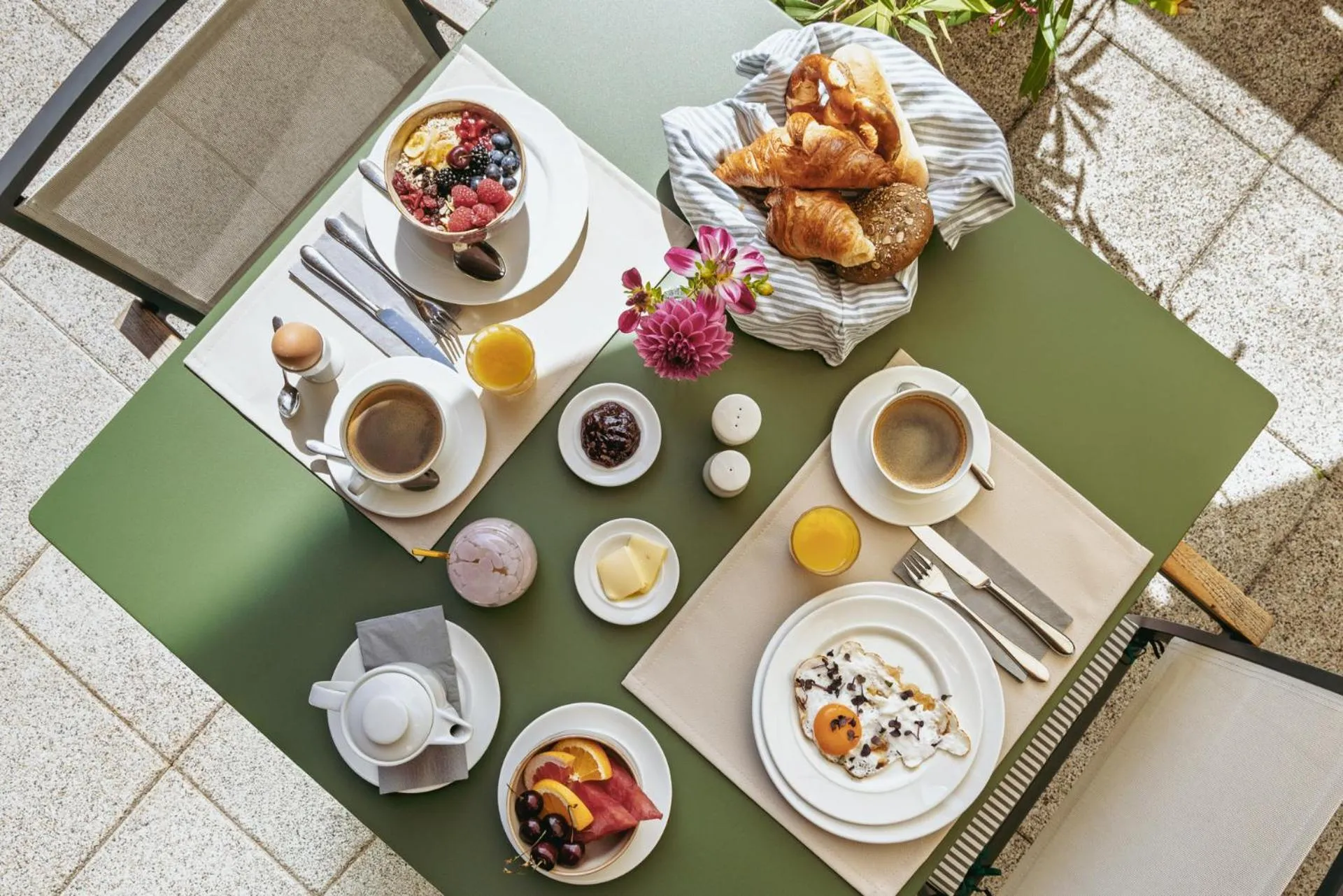 Restaurant/places to eat in Hotel Villa Lago