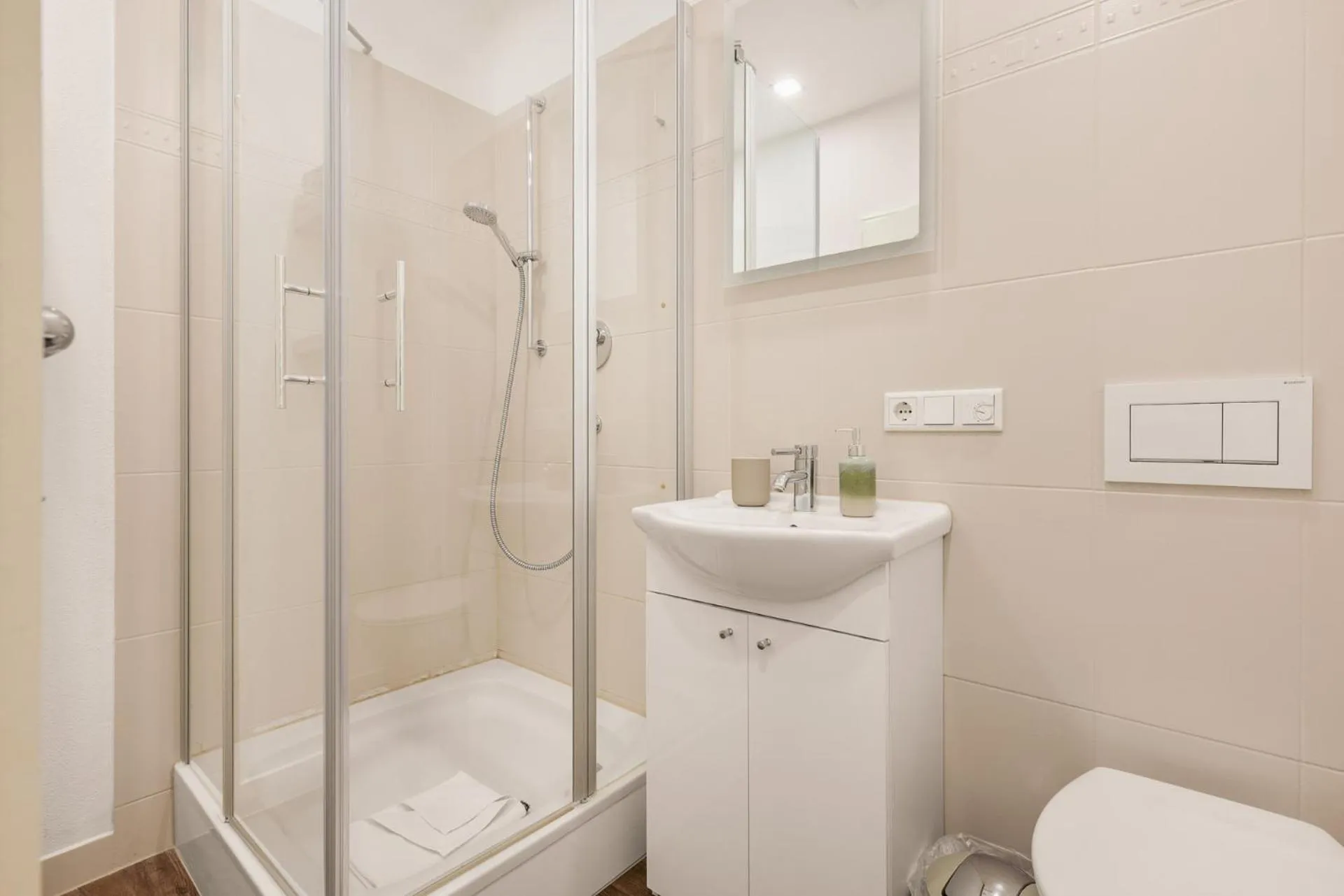 Bathroom in Hotel Villa Lago