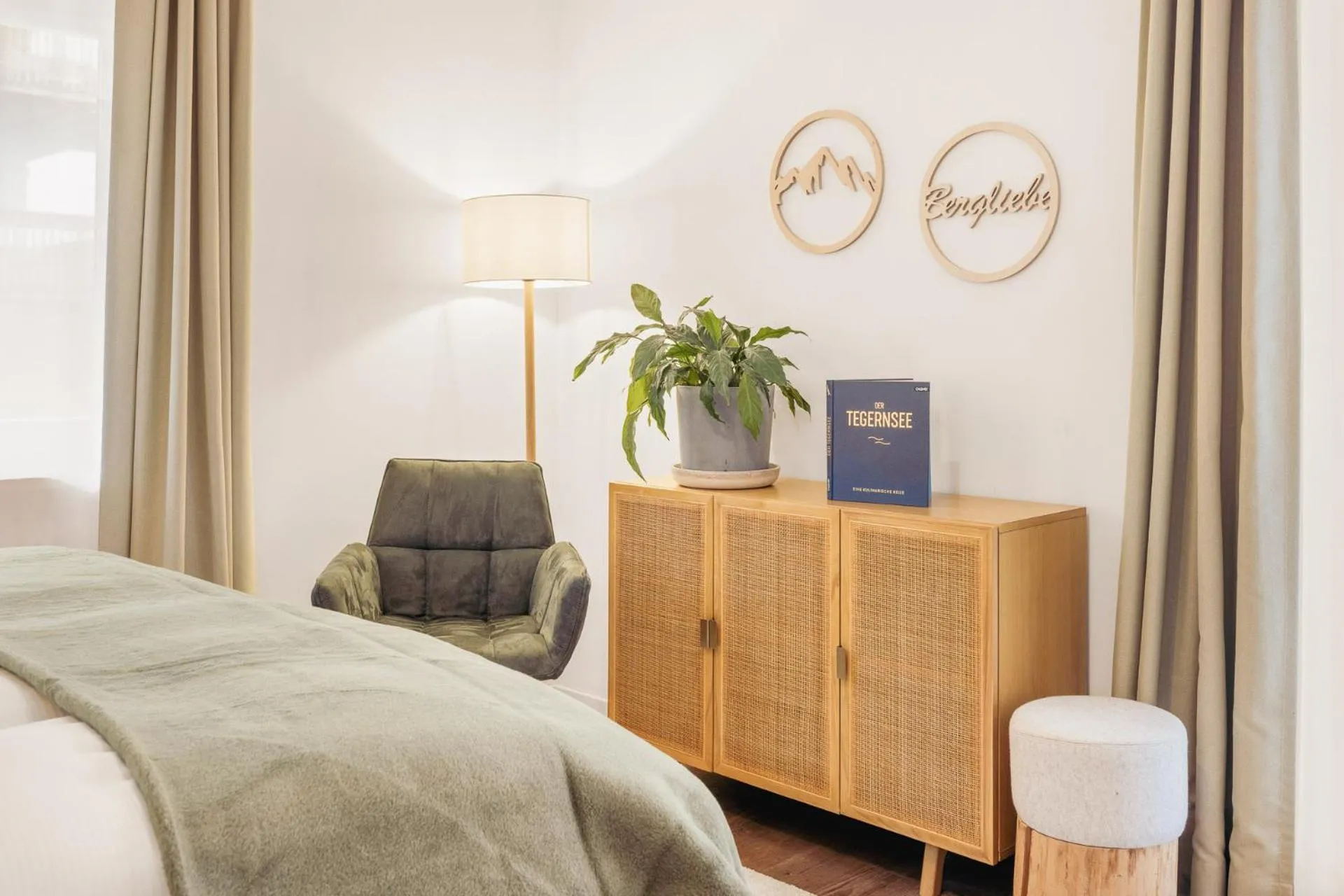 Photo of the whole room, Bed in Hotel Villa Lago