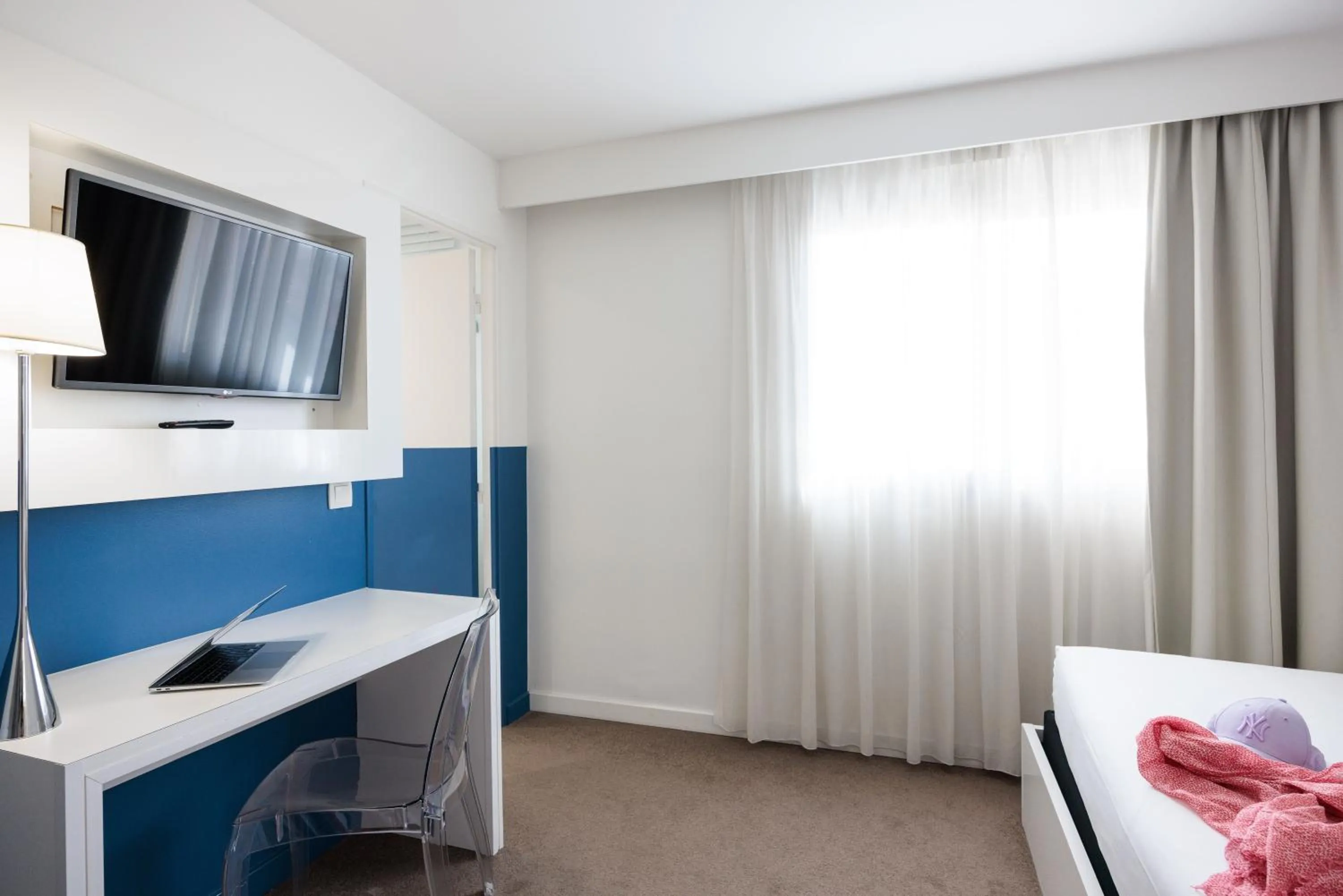 TV and multimedia, Bed in Ibis Styles Menton Centre