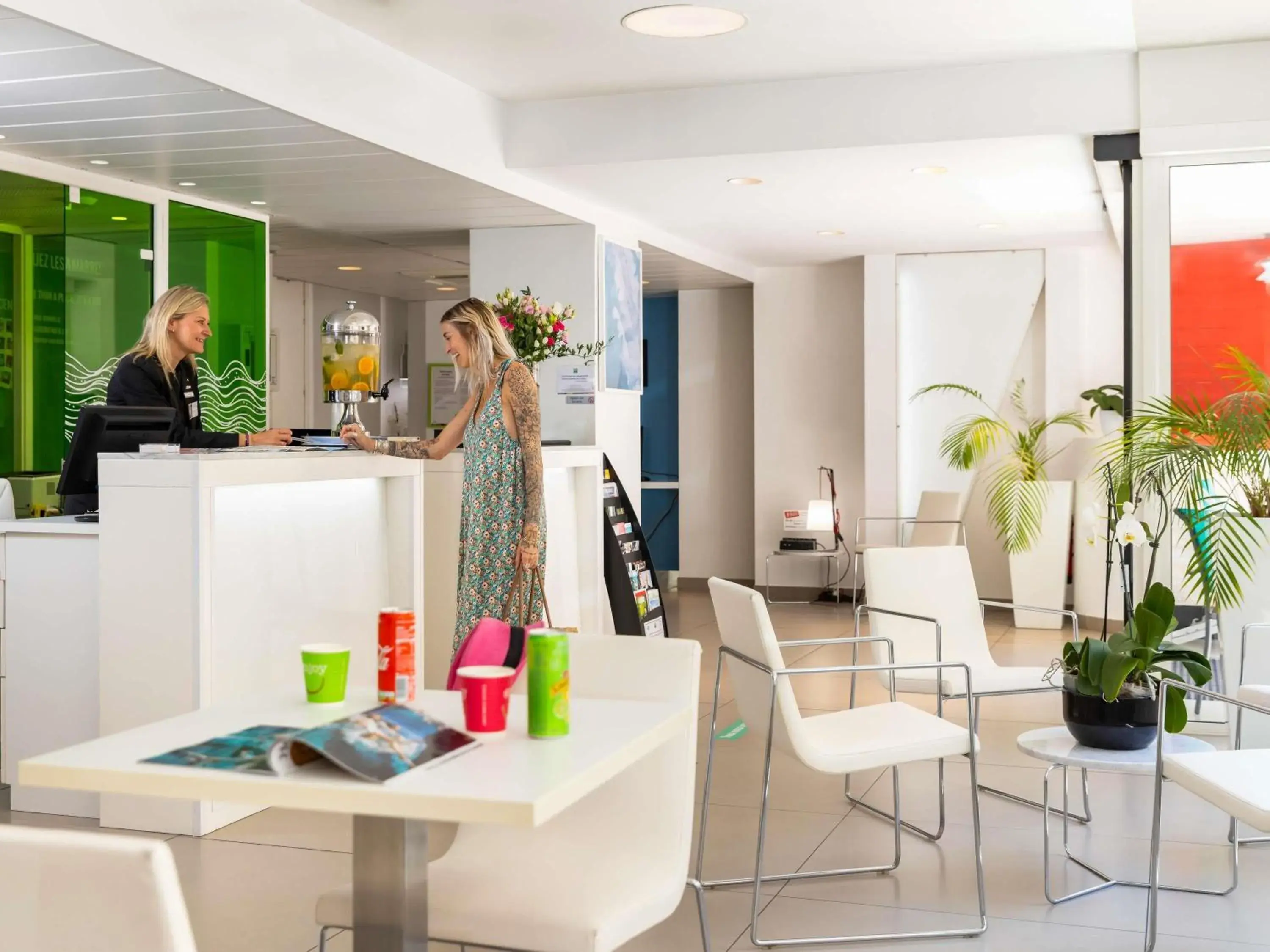 Lounge or bar in Ibis Styles Menton Centre Lounge or bar in Ibis Styles Menton Centre
