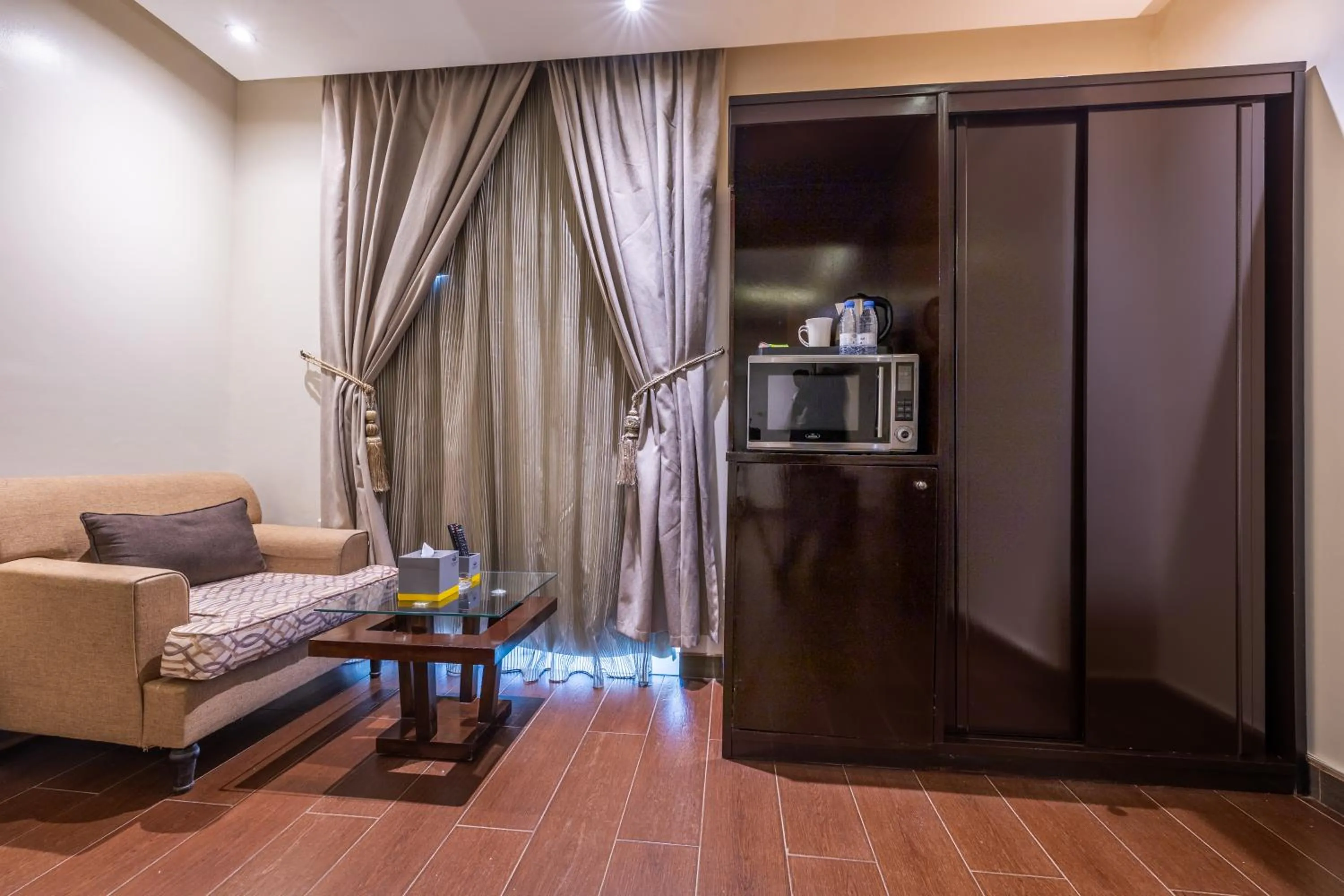 Al Muhaidb Residence Al Malaz 3 - Economic