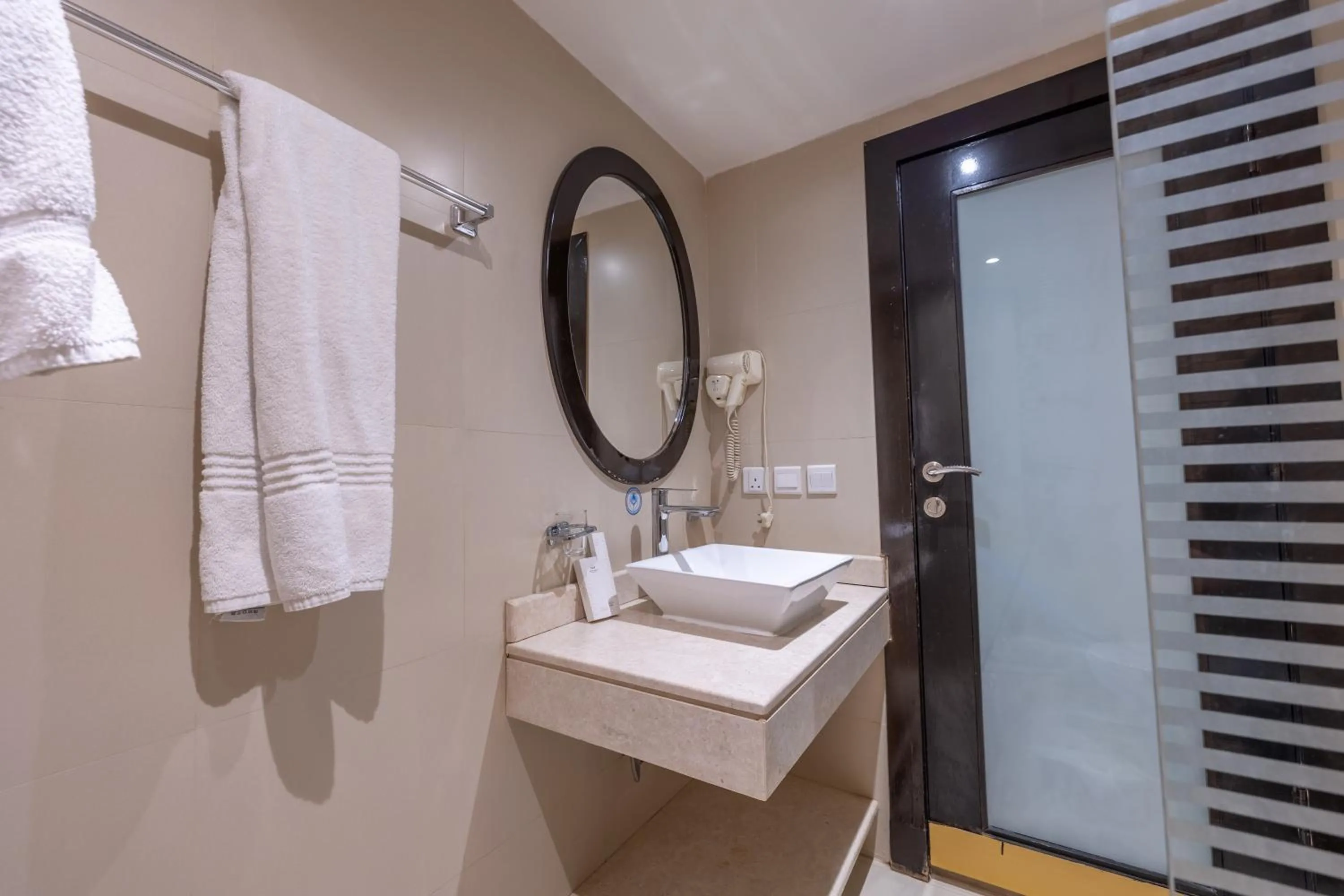 Al Muhaidb Residence Al Malaz 3 - Economic