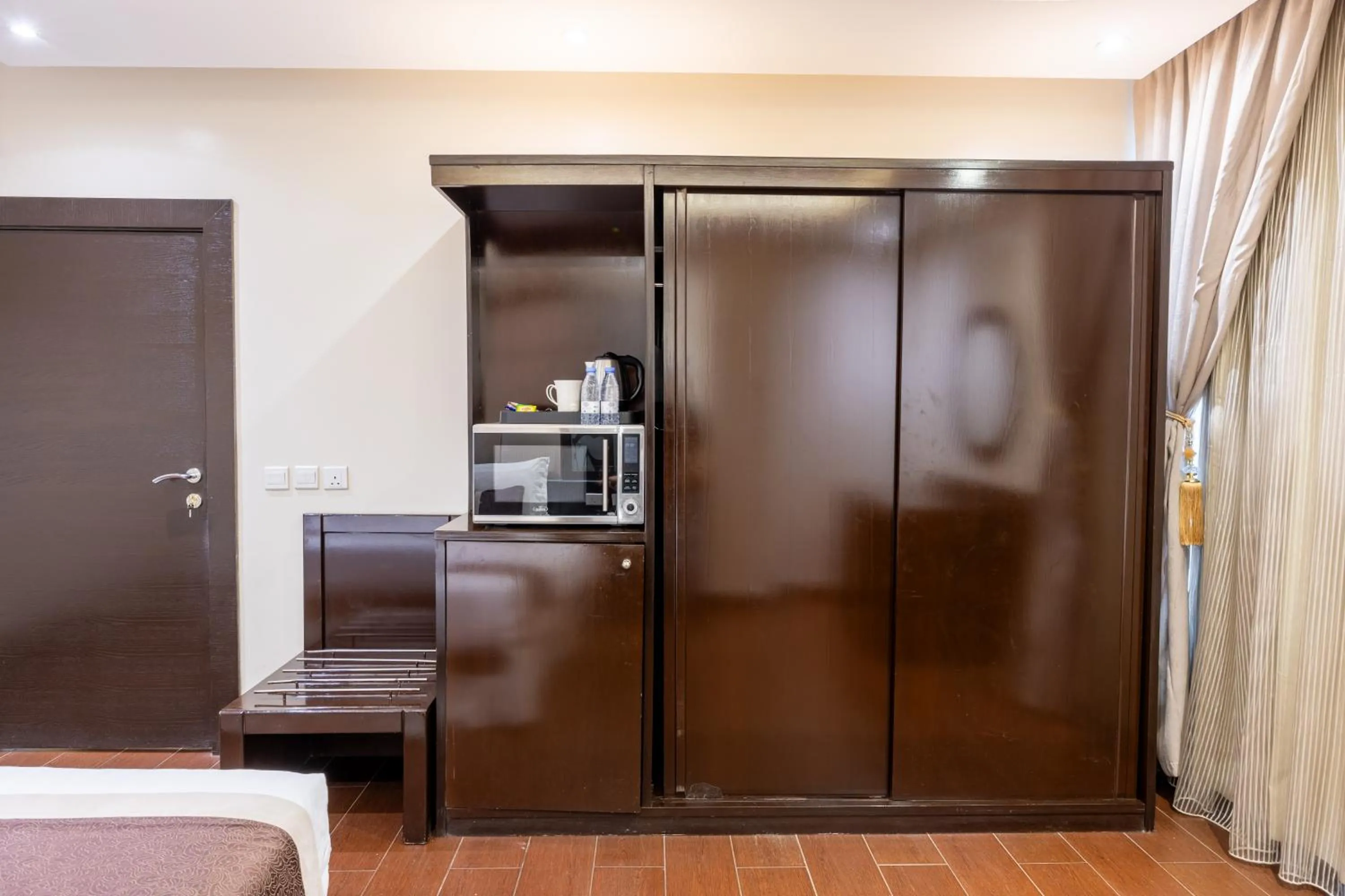 Al Muhaidb Residence Al Malaz 3 - Economic