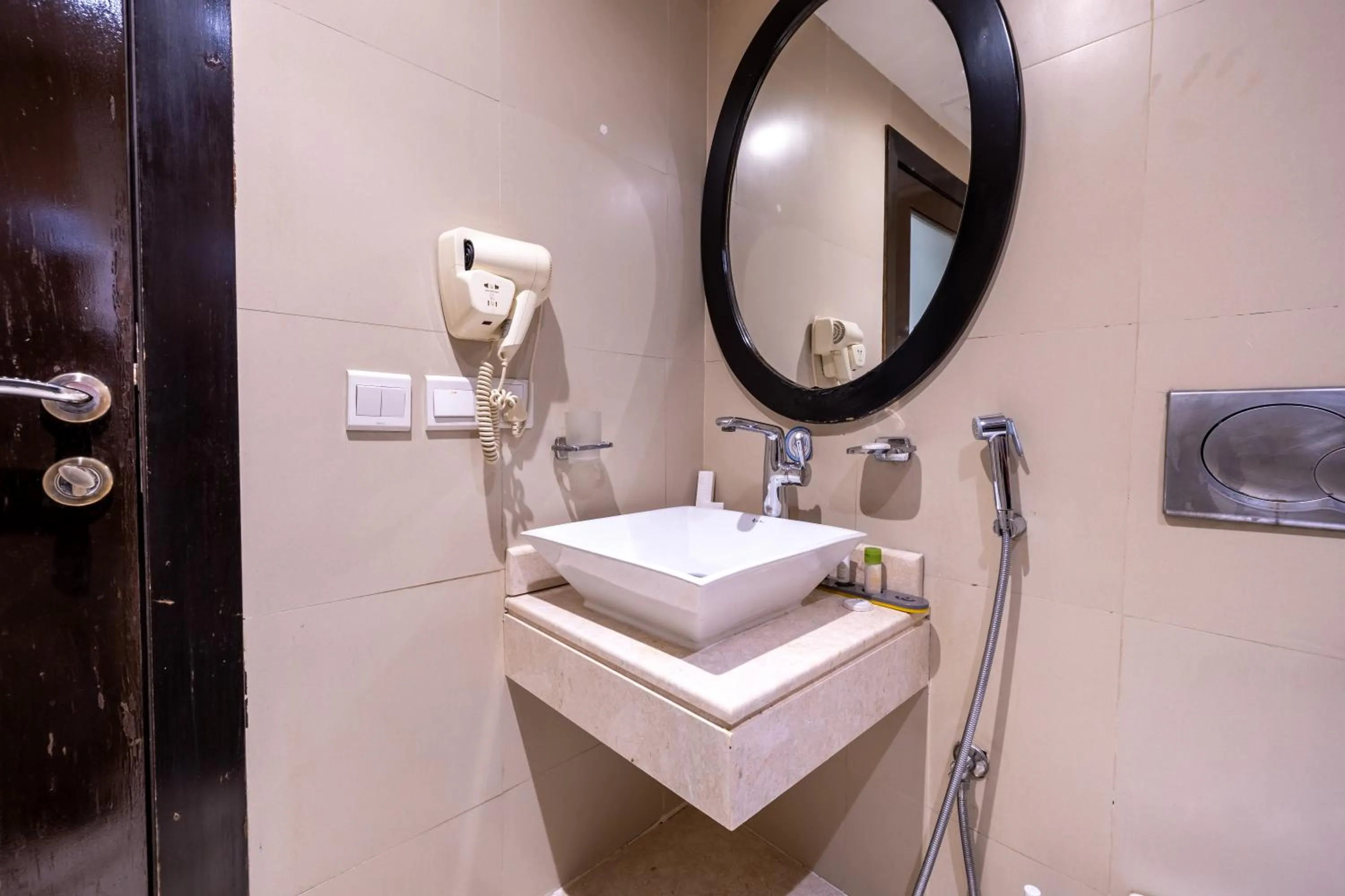 Al Muhaidb Residence Al Malaz 3 - Economic