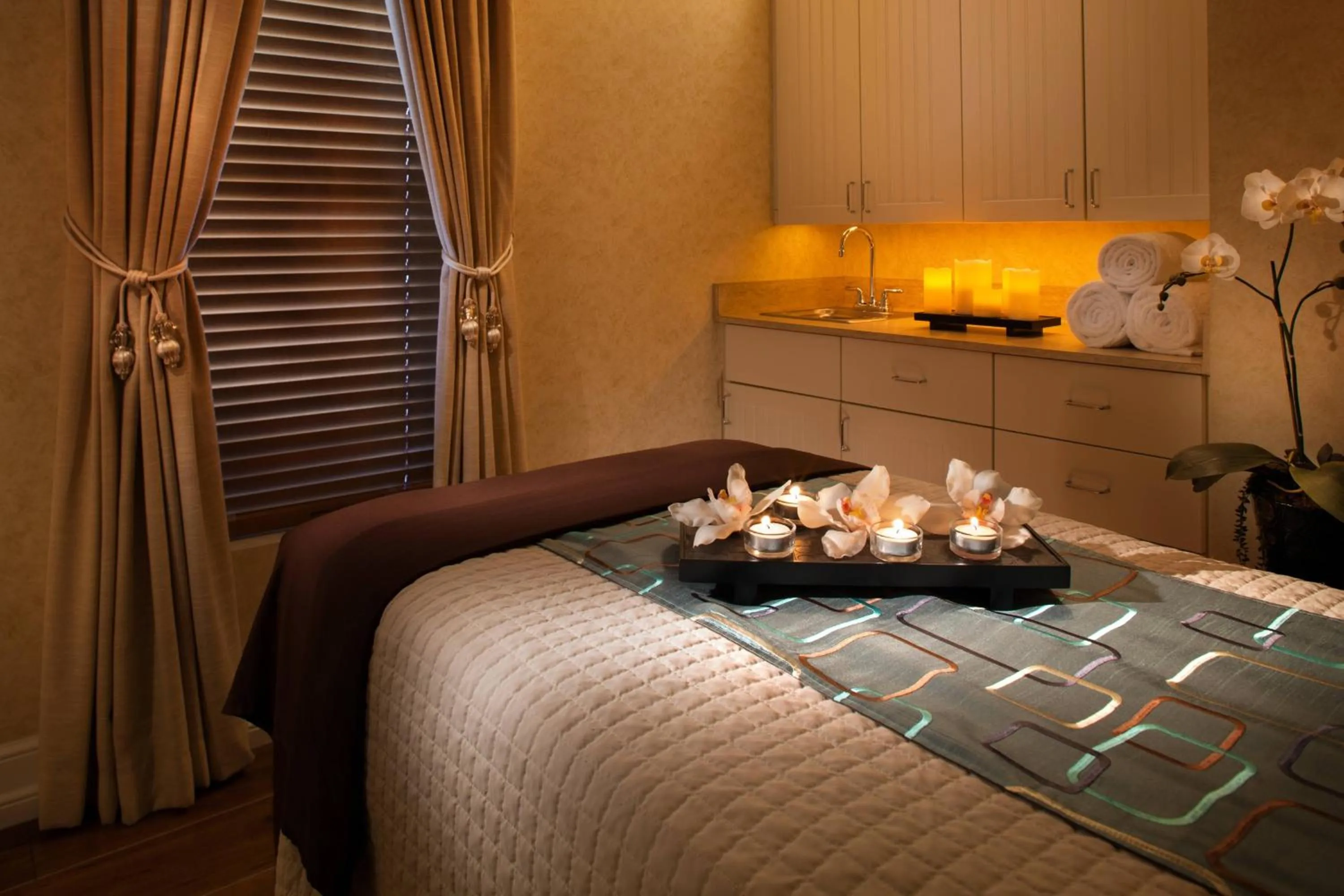 Spa and wellness centre/facilities, Bed in Laguna Cliffs Marriott Resort & Spa