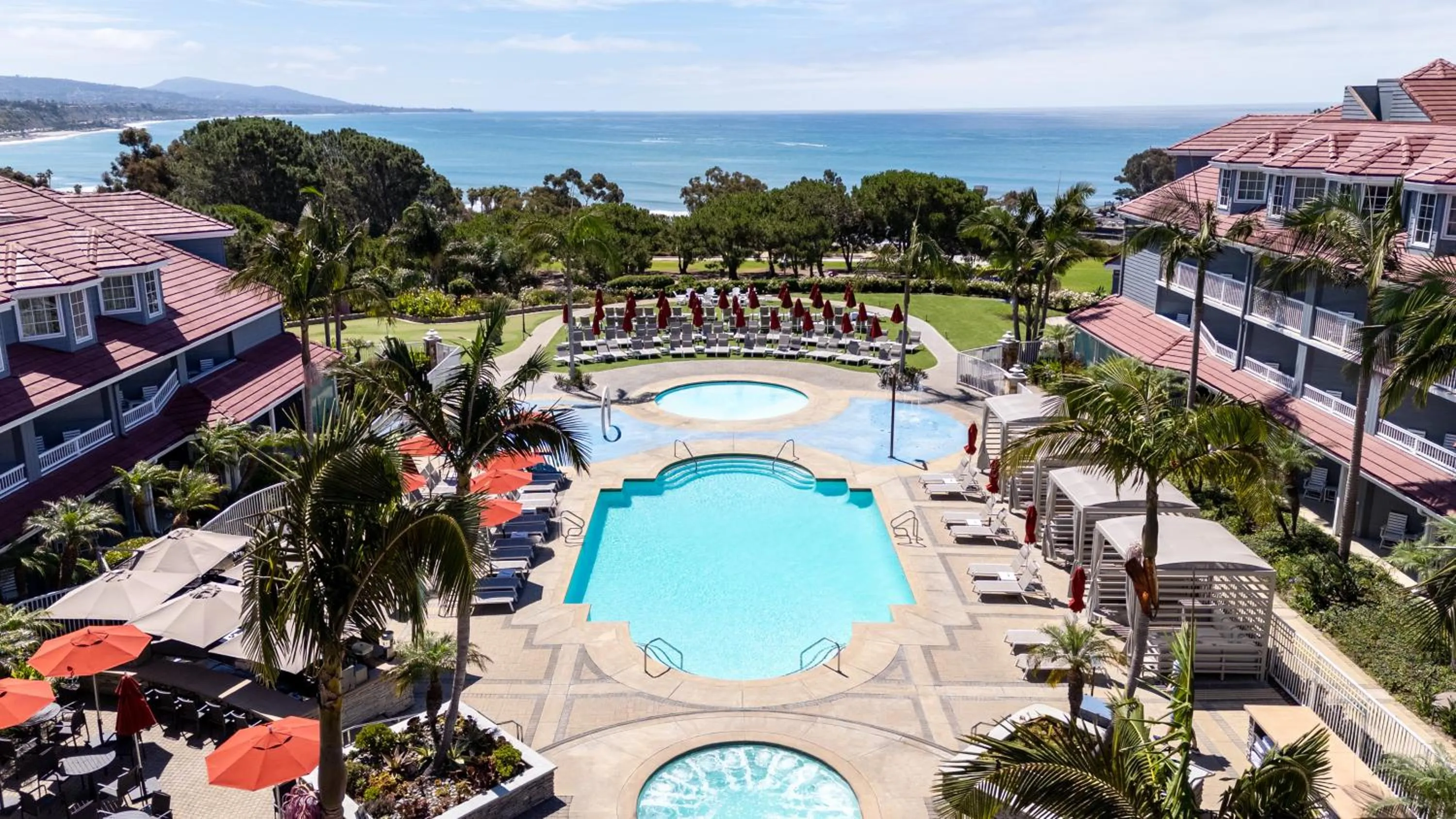 Swimming pool in Laguna Cliffs Marriott Resort & Spa