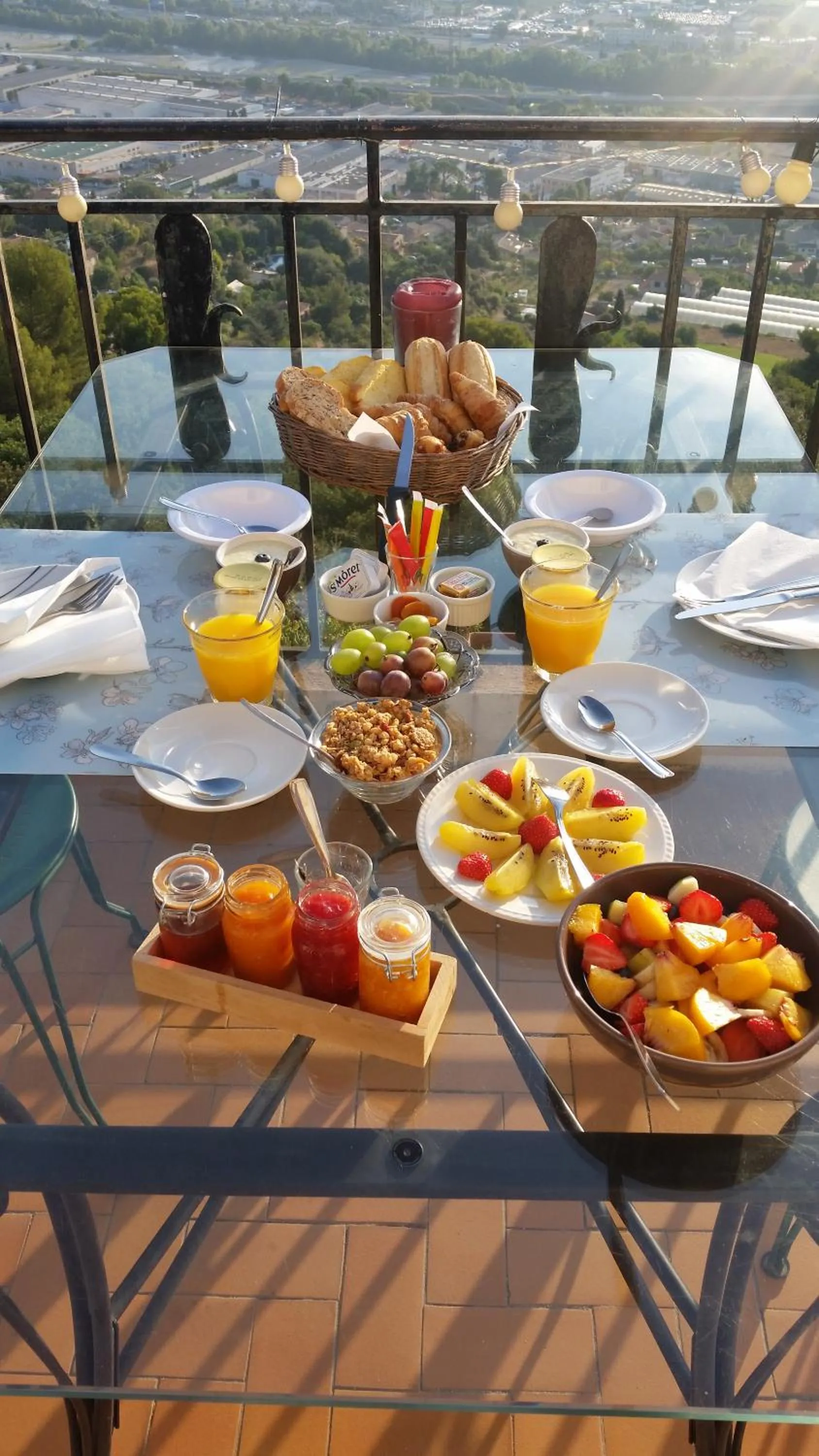 Breakfast in La Tuiliere