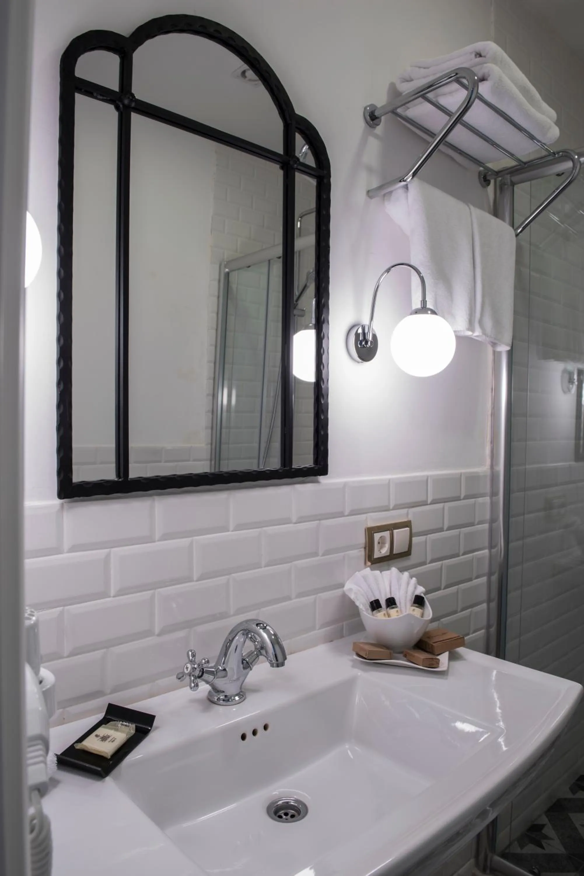 Bathroom in Rodosto Hotel