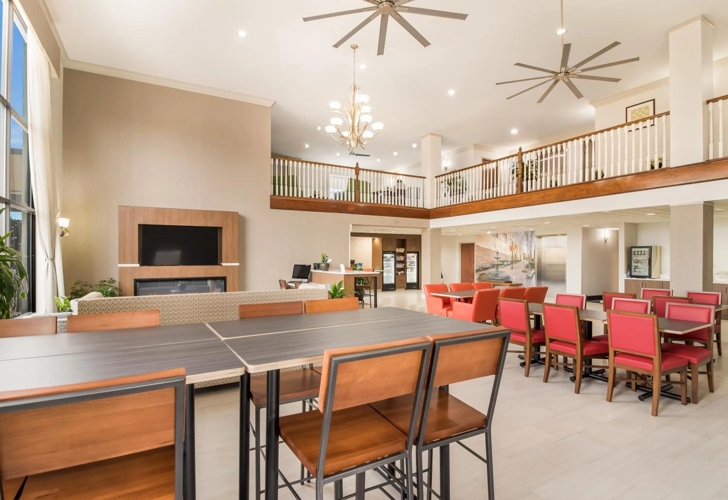 Lobby or reception in Clarion Pointe New Bern