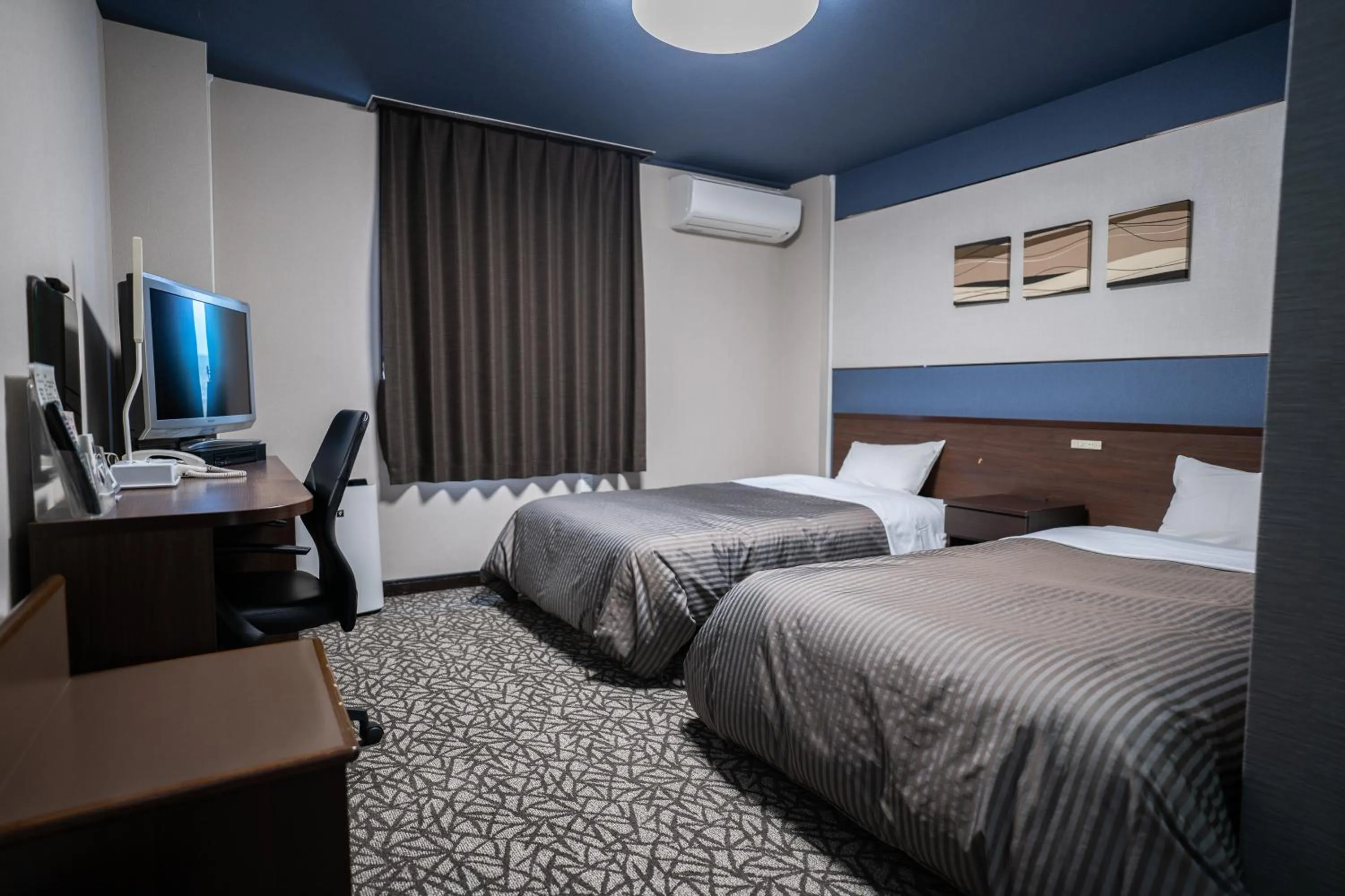 Photo of the whole room, Bed in Isahaya Daiichi Hotel