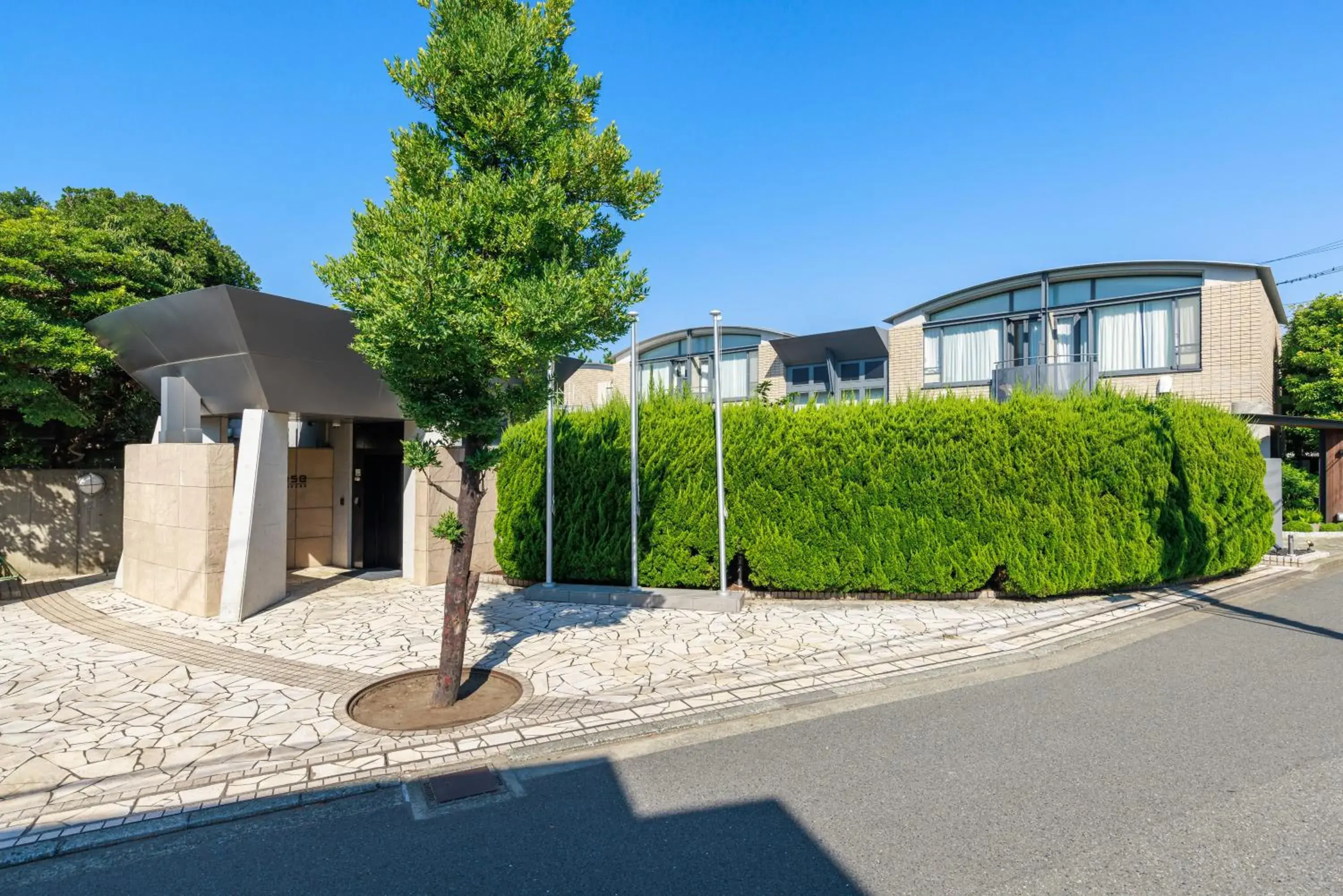 Property building in WeBase KAMAKURA Property building in WeBase KAMAKURA